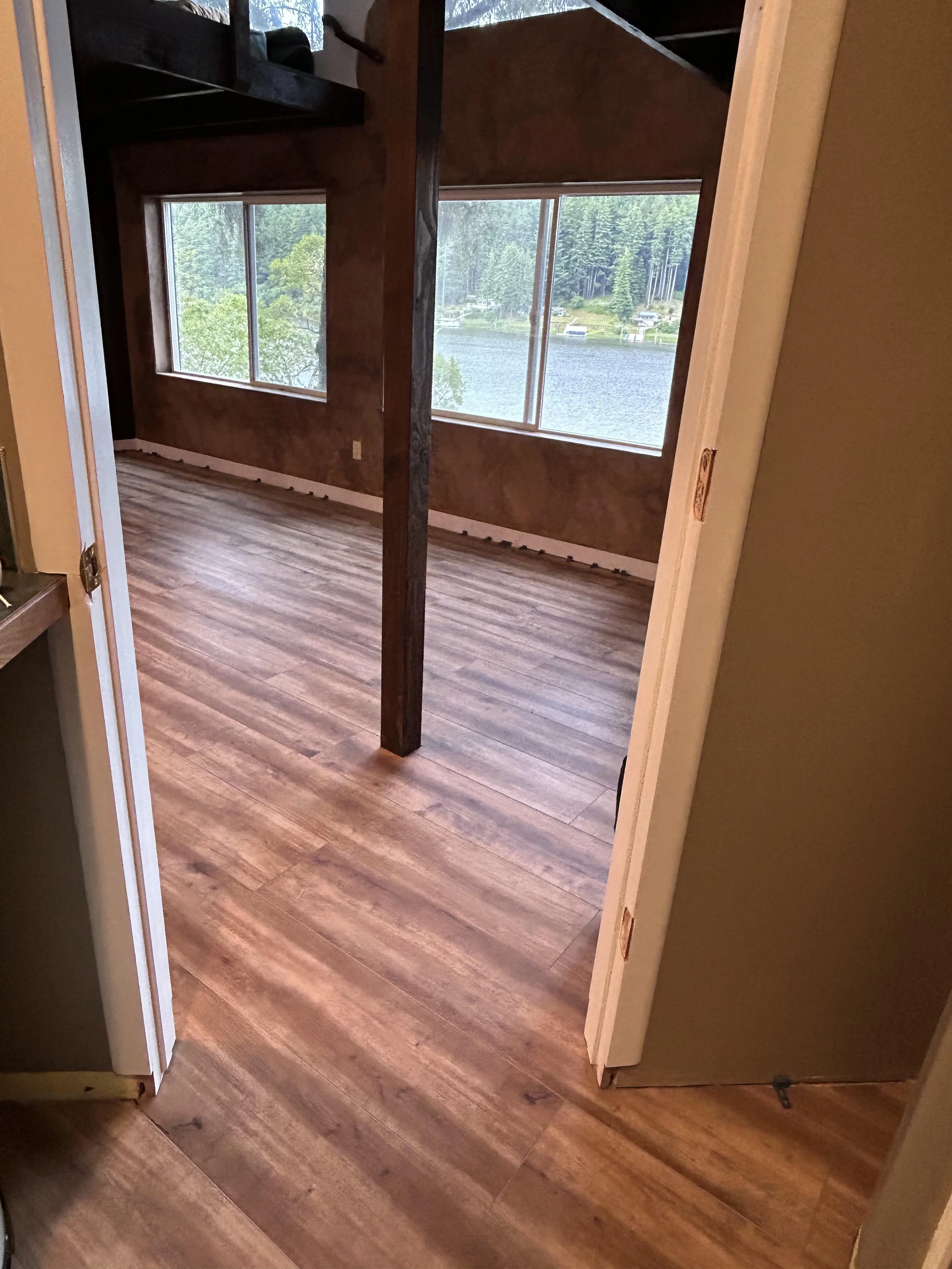 Flooring:fishing cabin pic.jpg