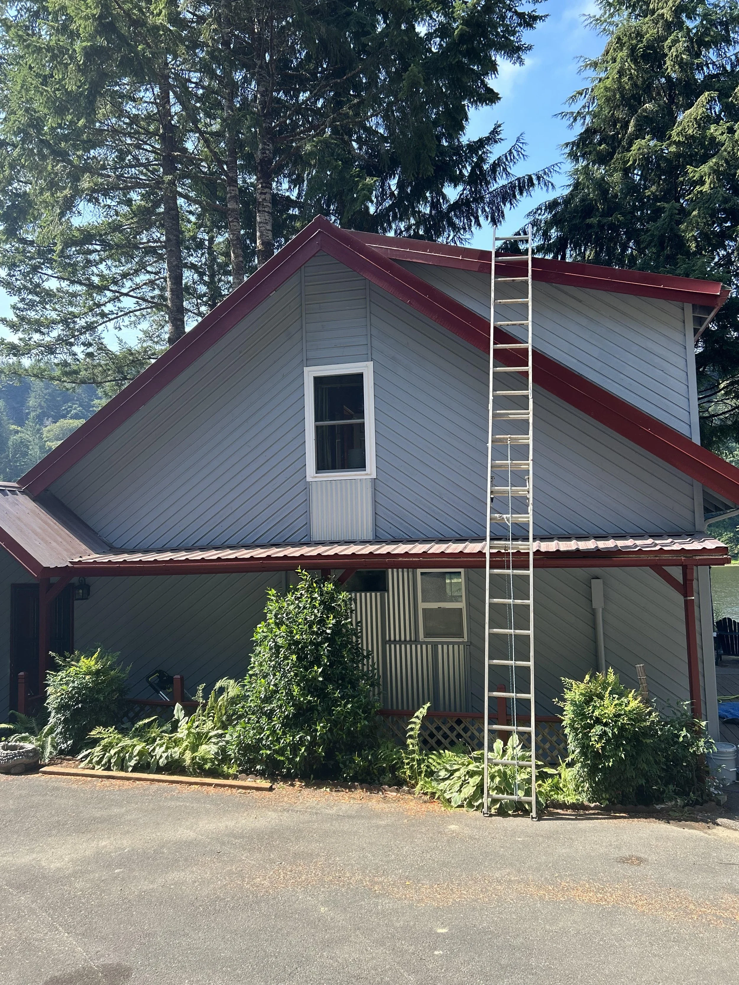 exterior lakehouse paint pic 2.jpg