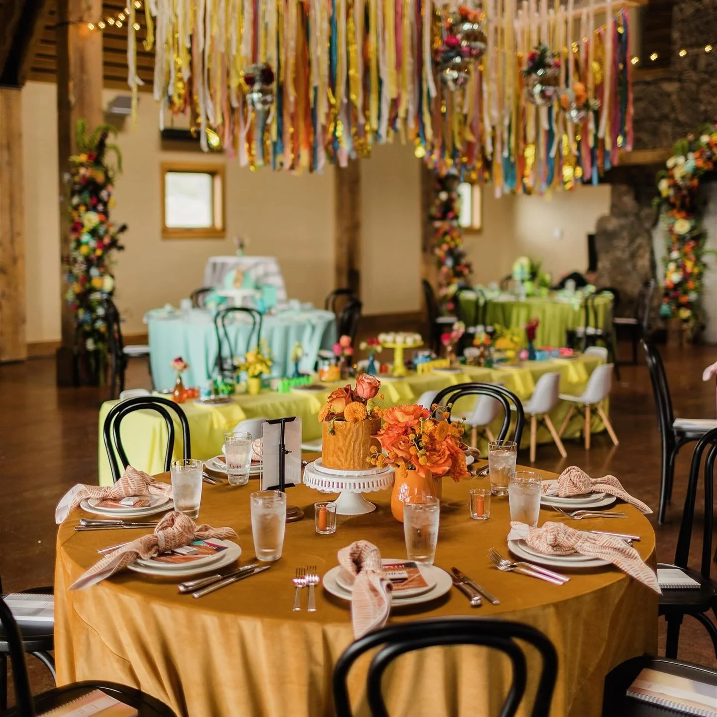 That one time we threw a surprise birthday party for 50 to kickoff the most amazing weekend of events for an amazing family reunion! 
&bull;
#eventdesign #familyreunion #eventplanning #bendevents #destinationevent