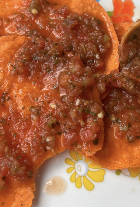 Salsa roja casera con caldo de hueso