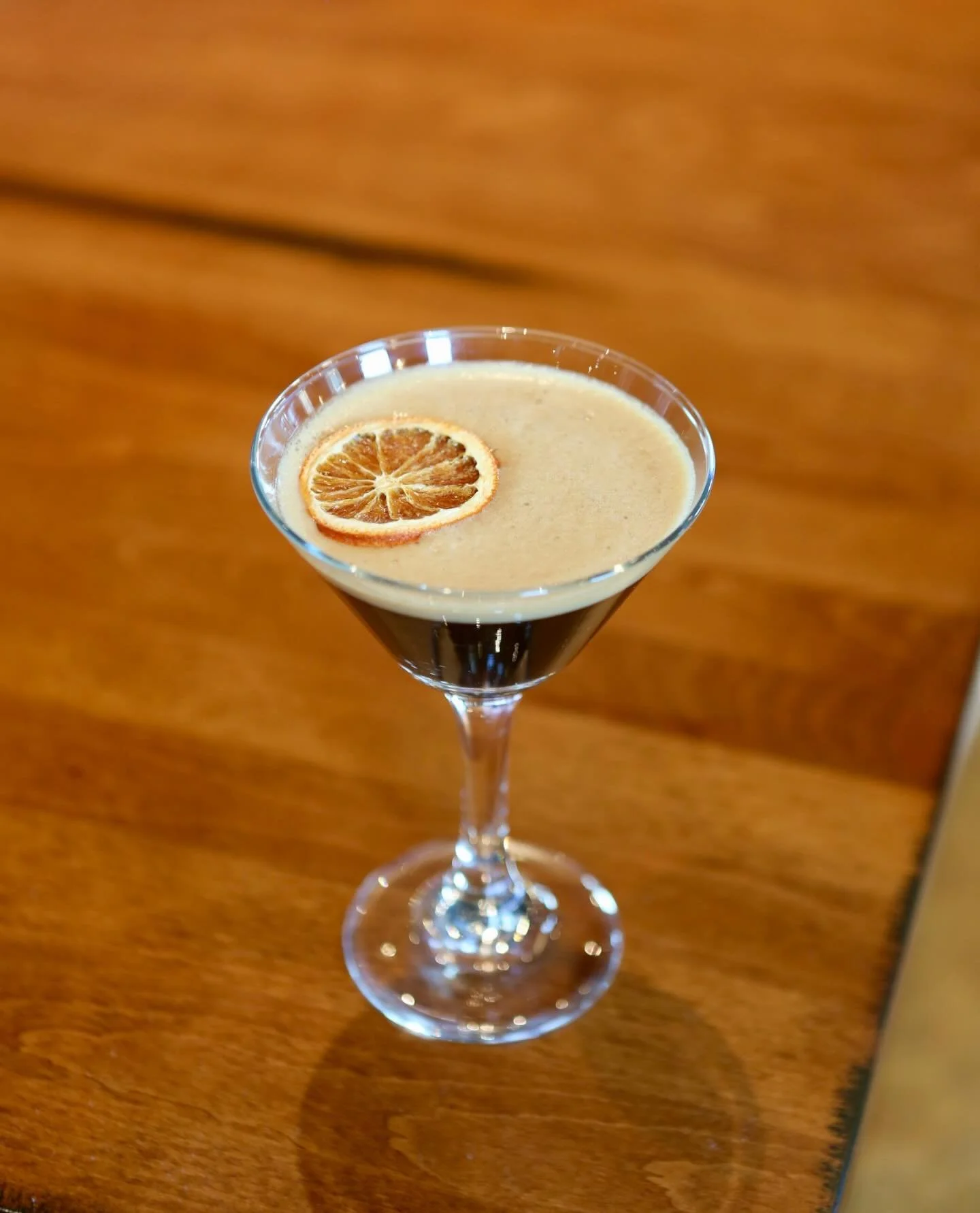 Brighten up a gloomy day with our version of an Espresso Martini!🍸☕️

#zekesrooftopandgrill #espressomartini #johnstoniowa #johnstontowncenter #gloomyday