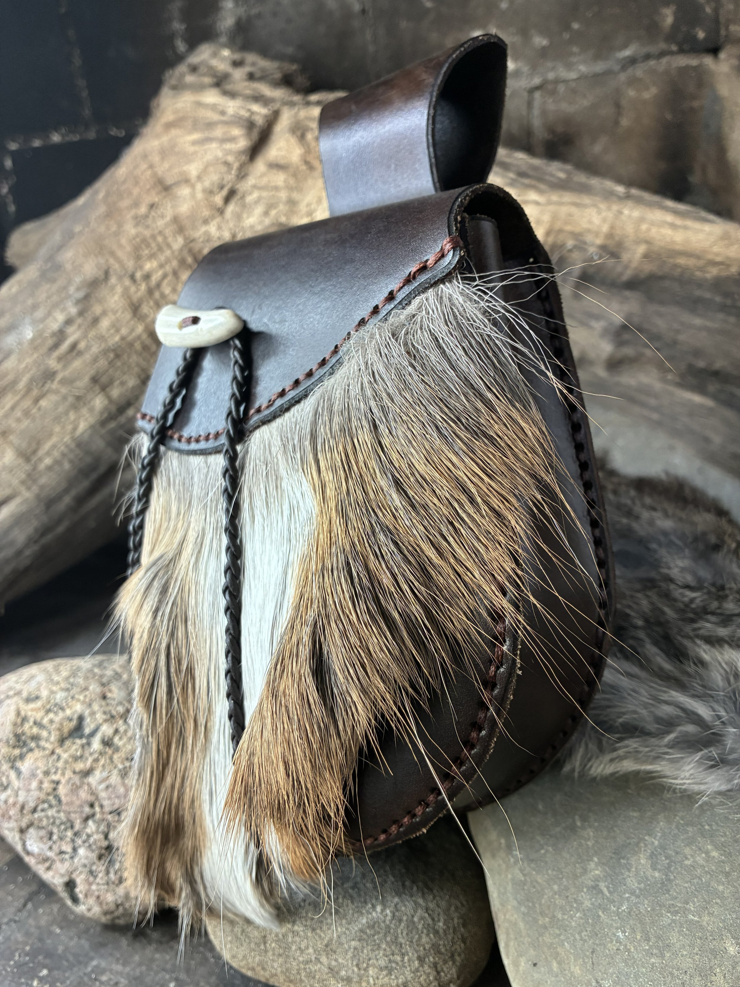 "Skinn" Exclusive Leather and Fur Belt Bag. Fur Detail