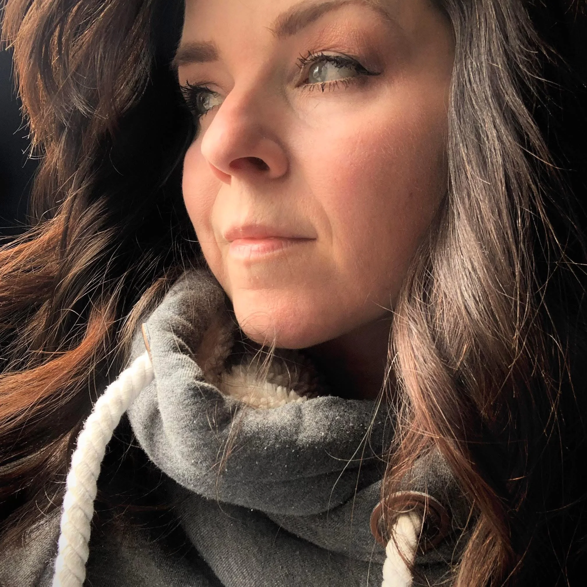 Erin, The Founder and Creator of Luxe Armor Leather. She is a self-taught Leatherworker, Accomplished Artist, And Freelance Photographer.