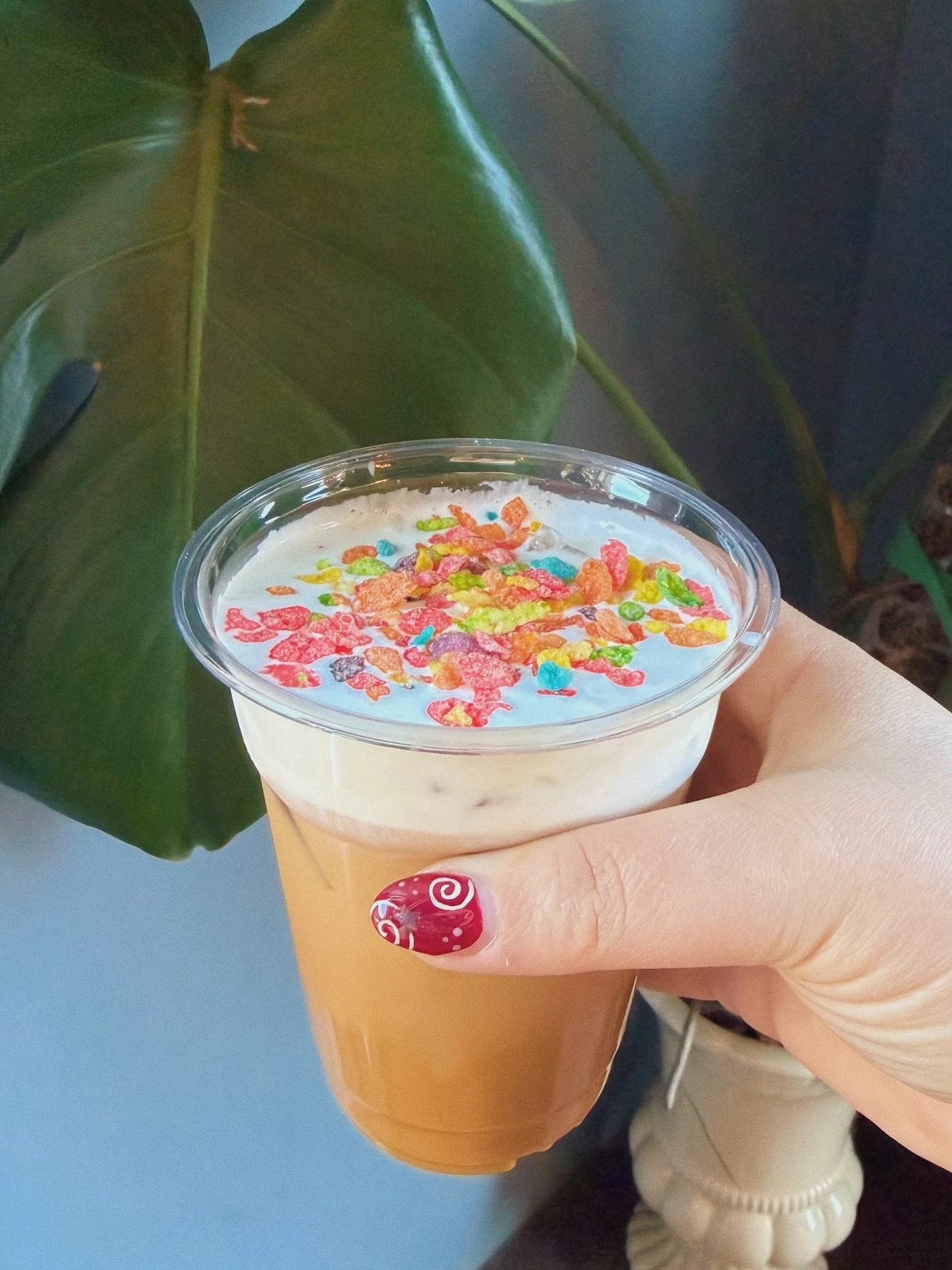 FRUITY PEBBLES 🌈
we are officially saying it&rsquo;s spring whether michigan decides to cooperate or not ✨
lavender + white choc + cold foam + pebbles