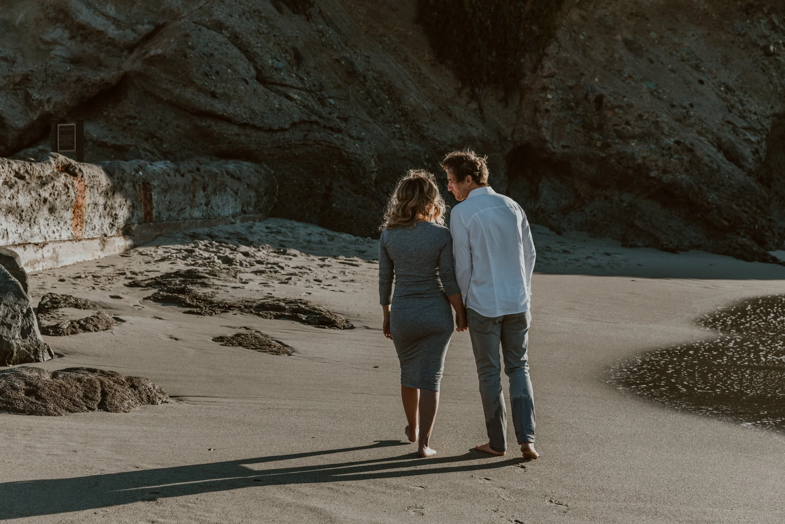 Maternity photography session with creative, natural light and thoughtful composition.