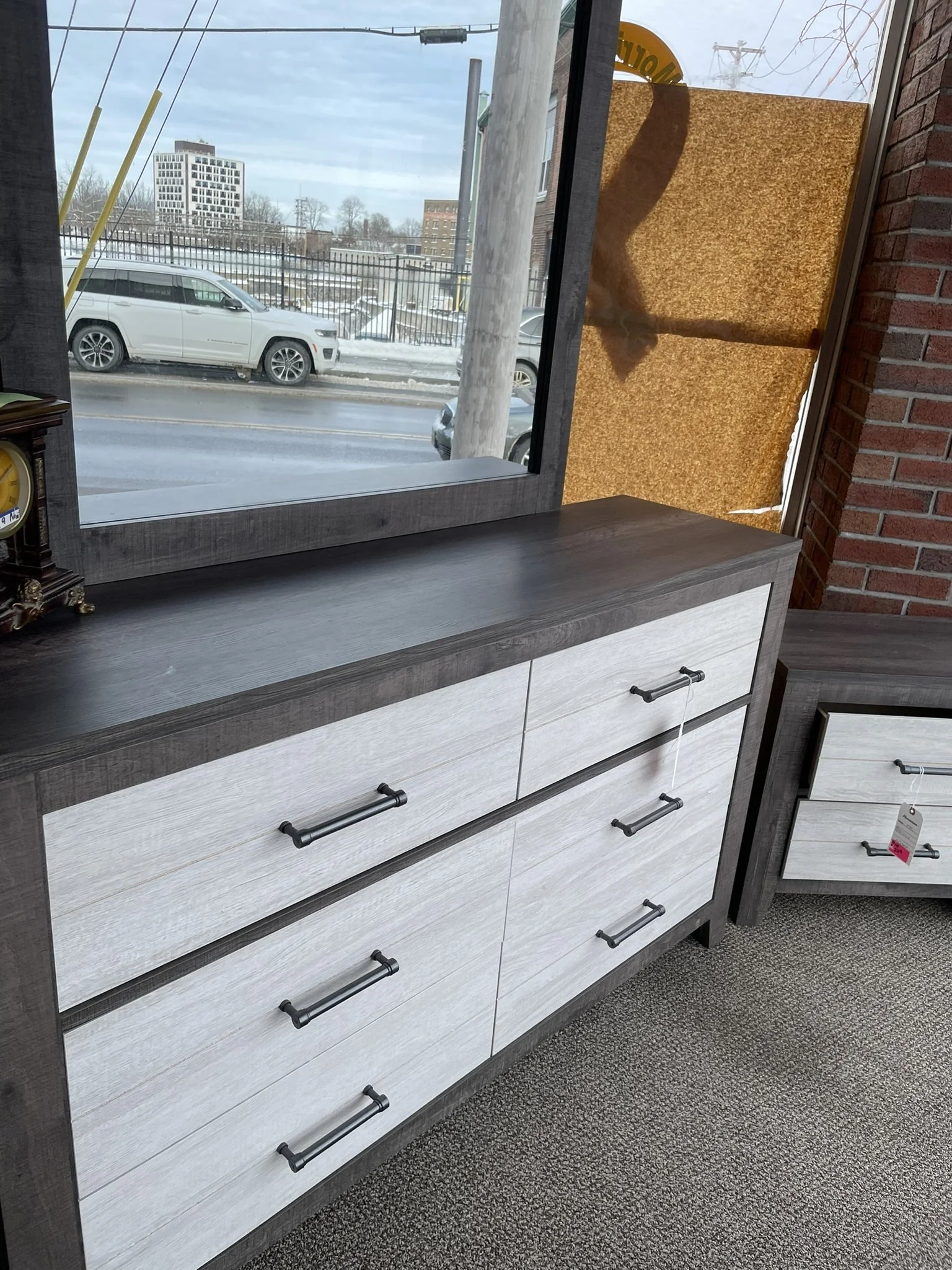 Crownmark Dresser B8170-1 M59