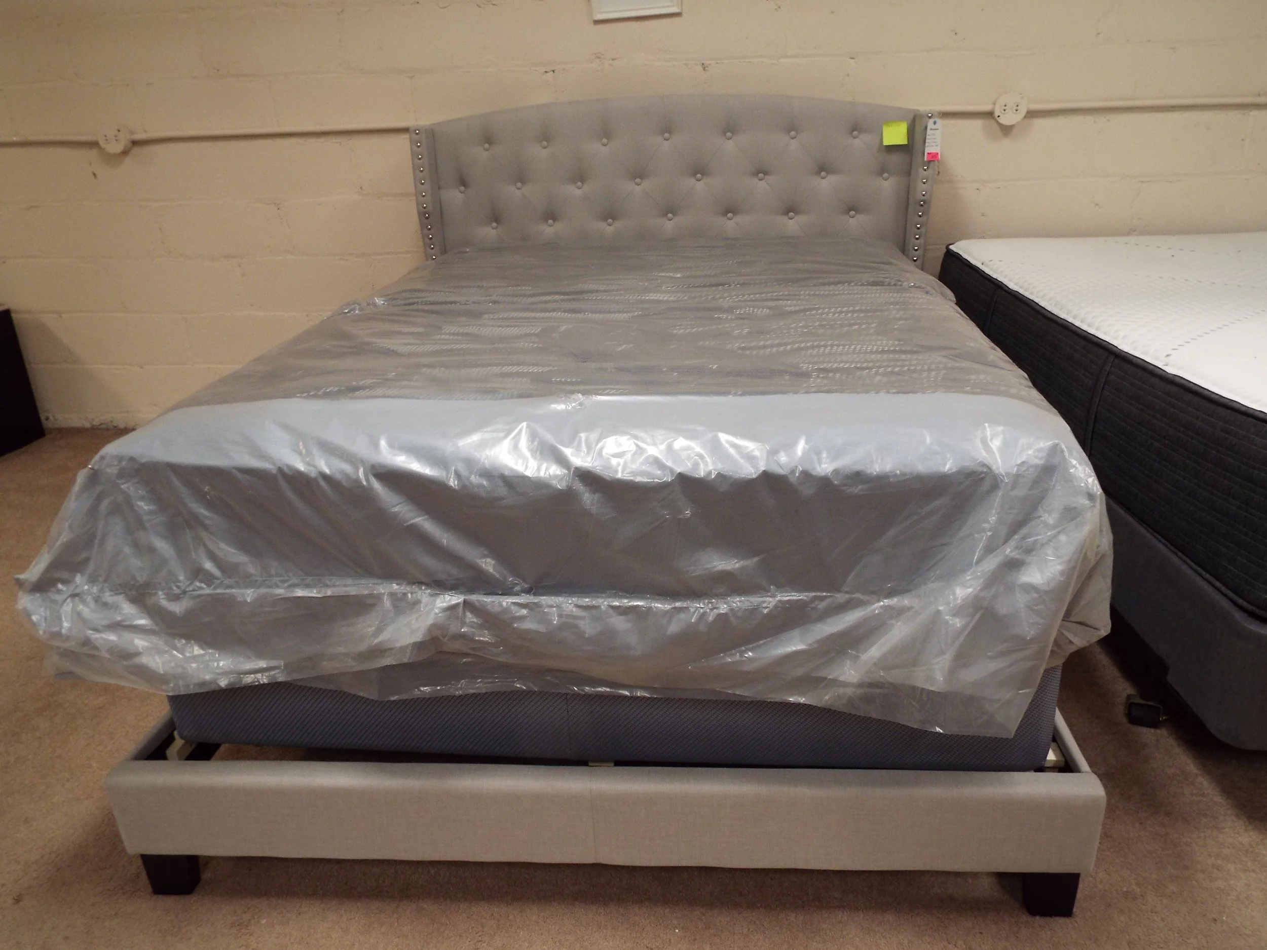 Crownmark Queen Bed 5266 Platform F3F-160