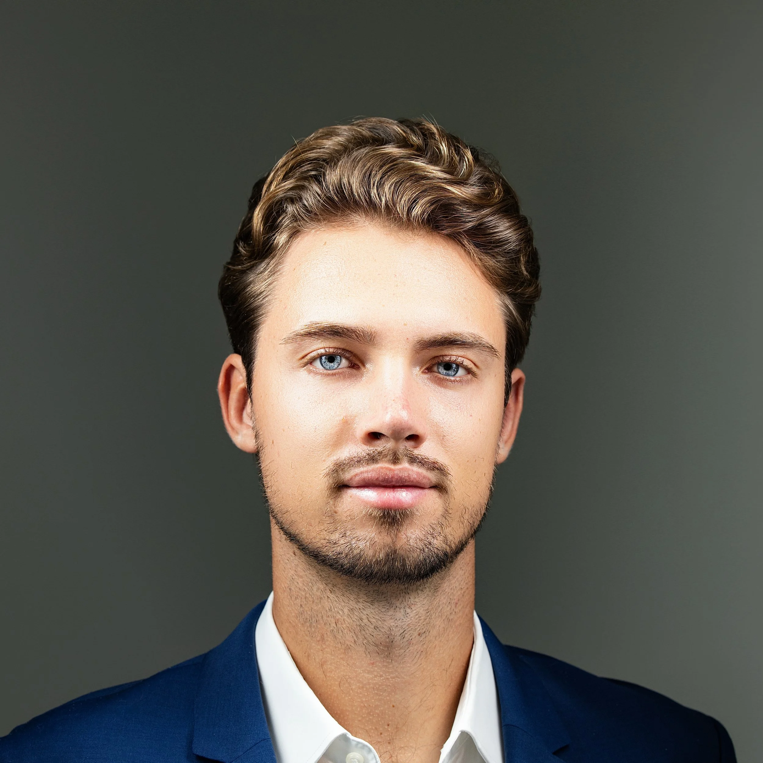 SavHeadShot-(2 of 20).jpg