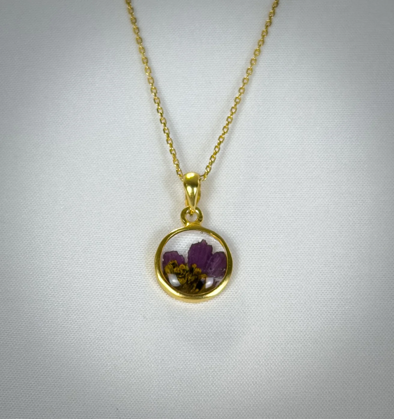 Pressed flower necklace.jpg