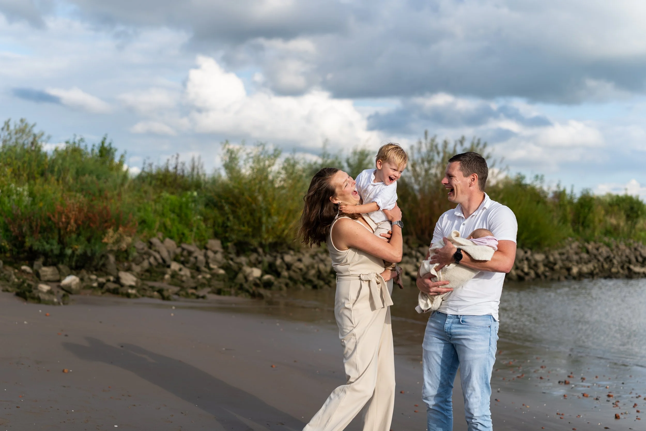 gezinsfotografie neurodiverse kinderen op locatie Moments by Kim Breda
