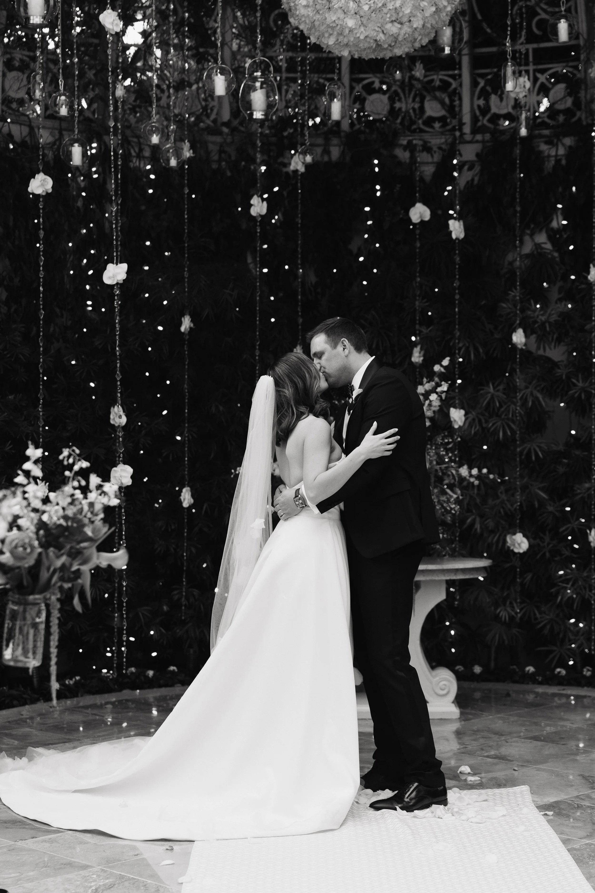 encore-las-vegas-wedding-photos.jpg