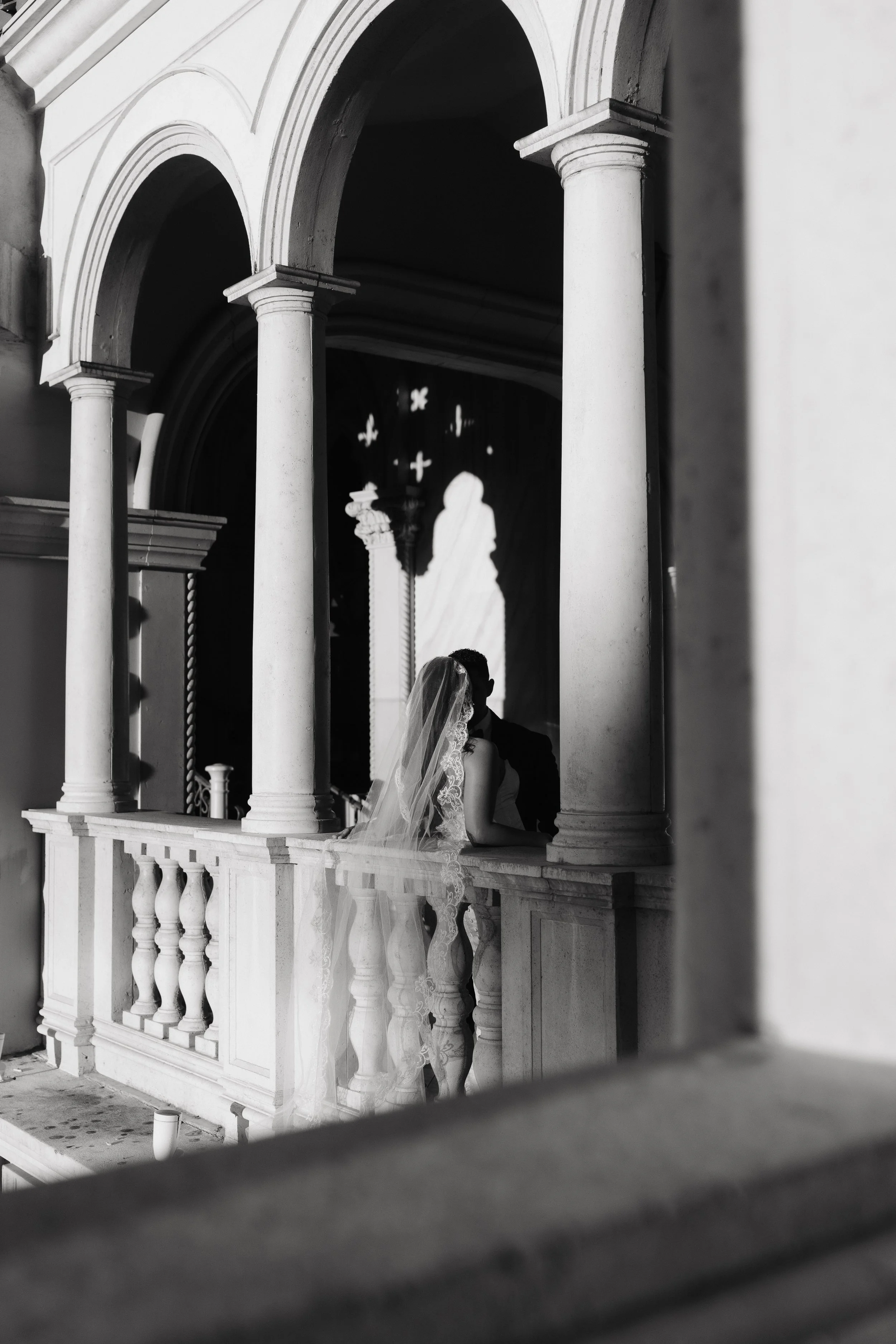 las-vegas-elopement-photos-at-the-venetian.jpg