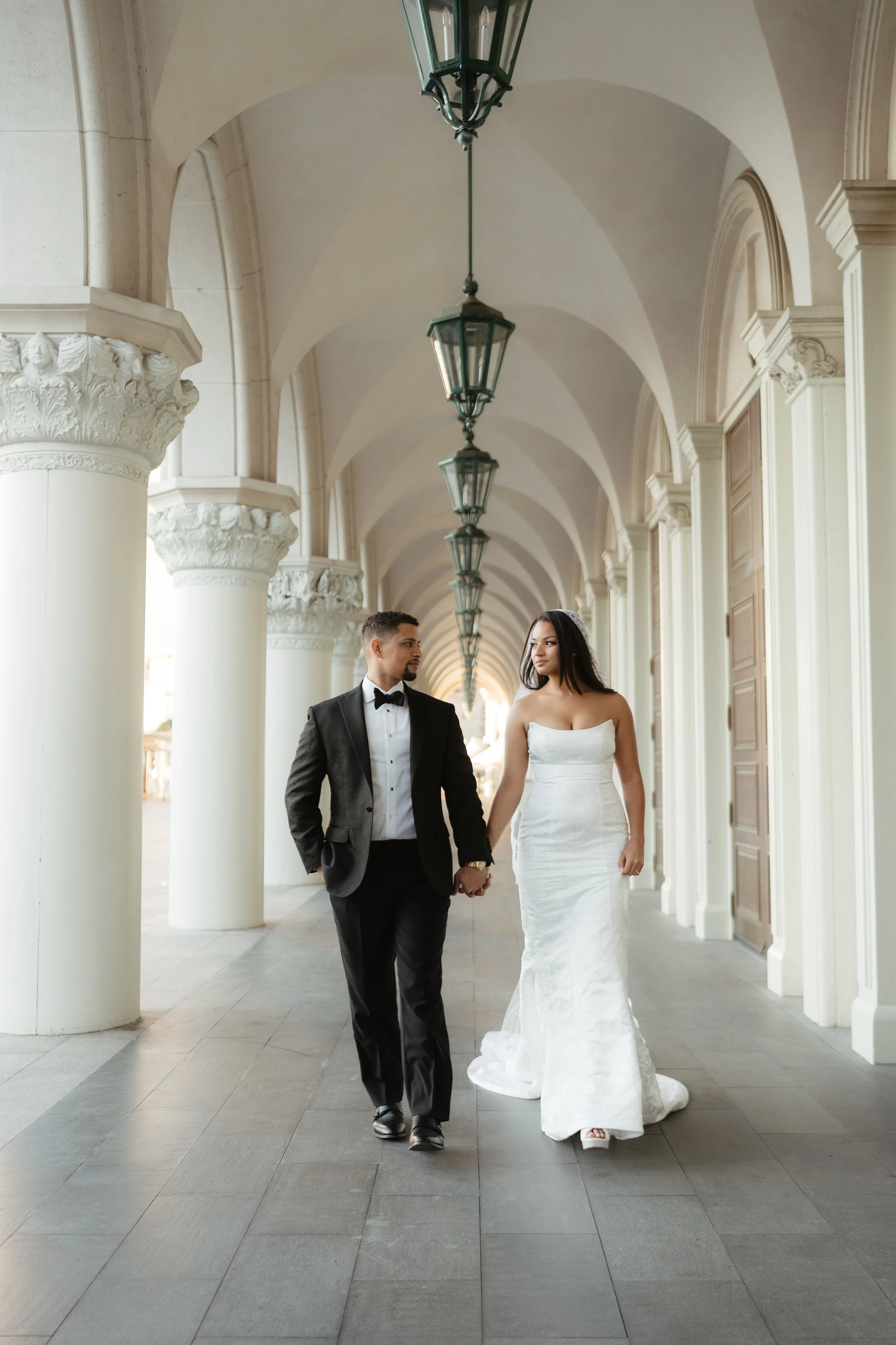 romantic-wedding-photos-the-venetian-las-vegas.jpg