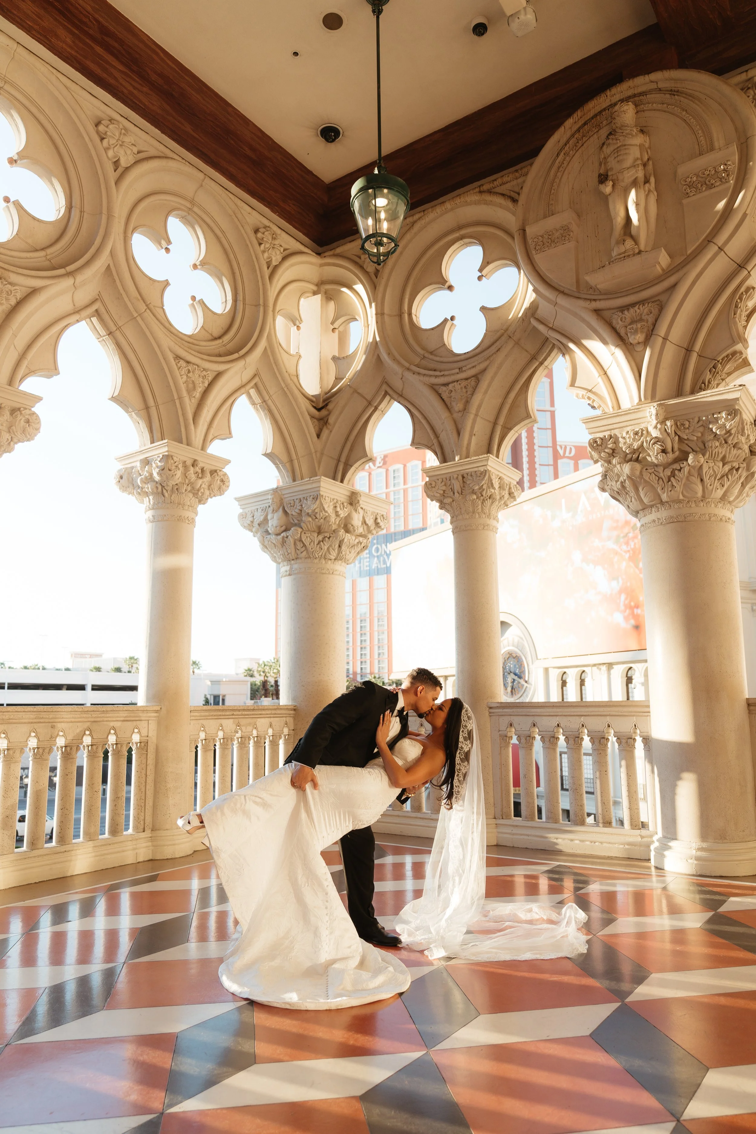 the-venetian-las-vegas-romantic-wedding-portraits.jpg