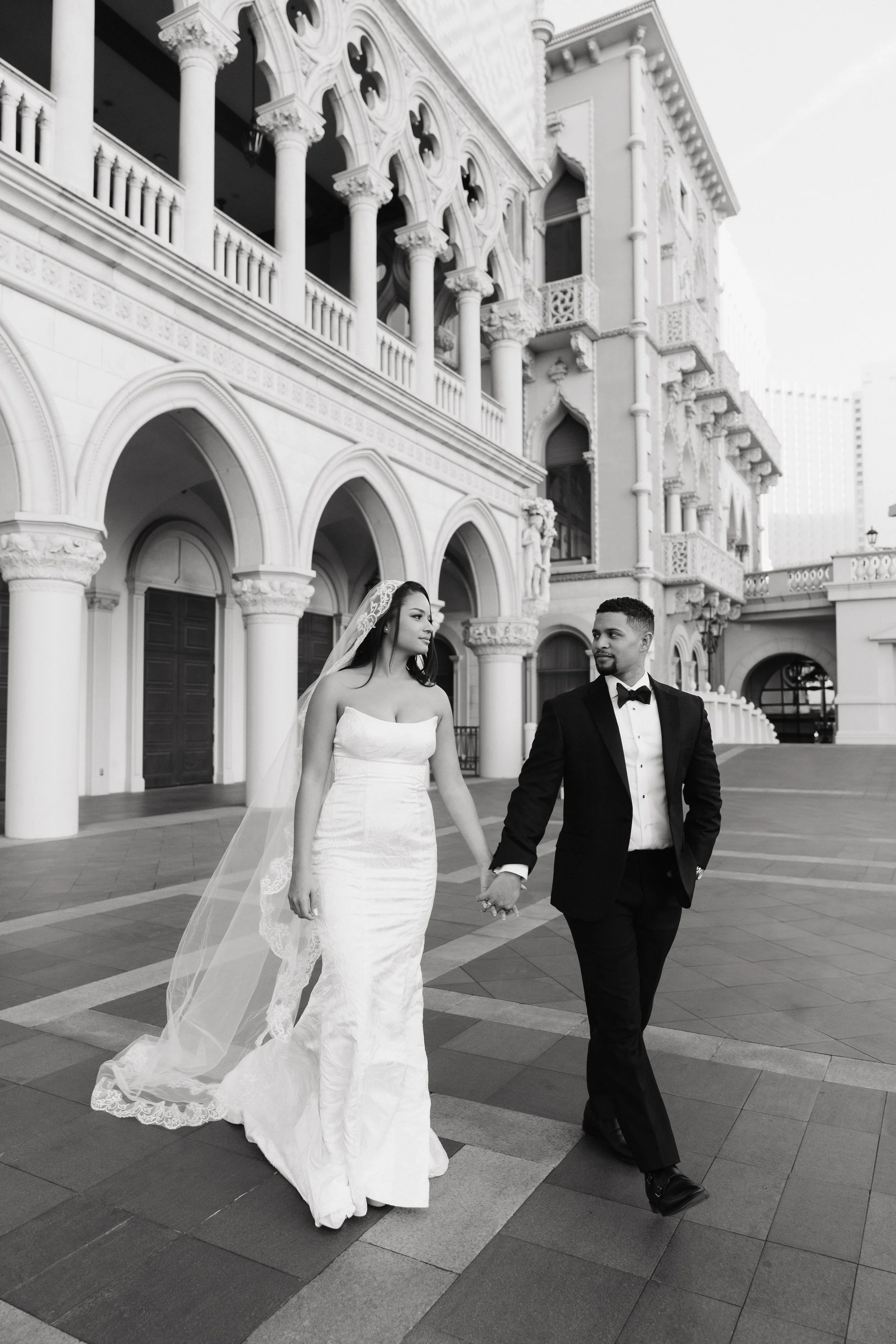 the-venetian-las-vegas-wedding-photo-locations.jpg