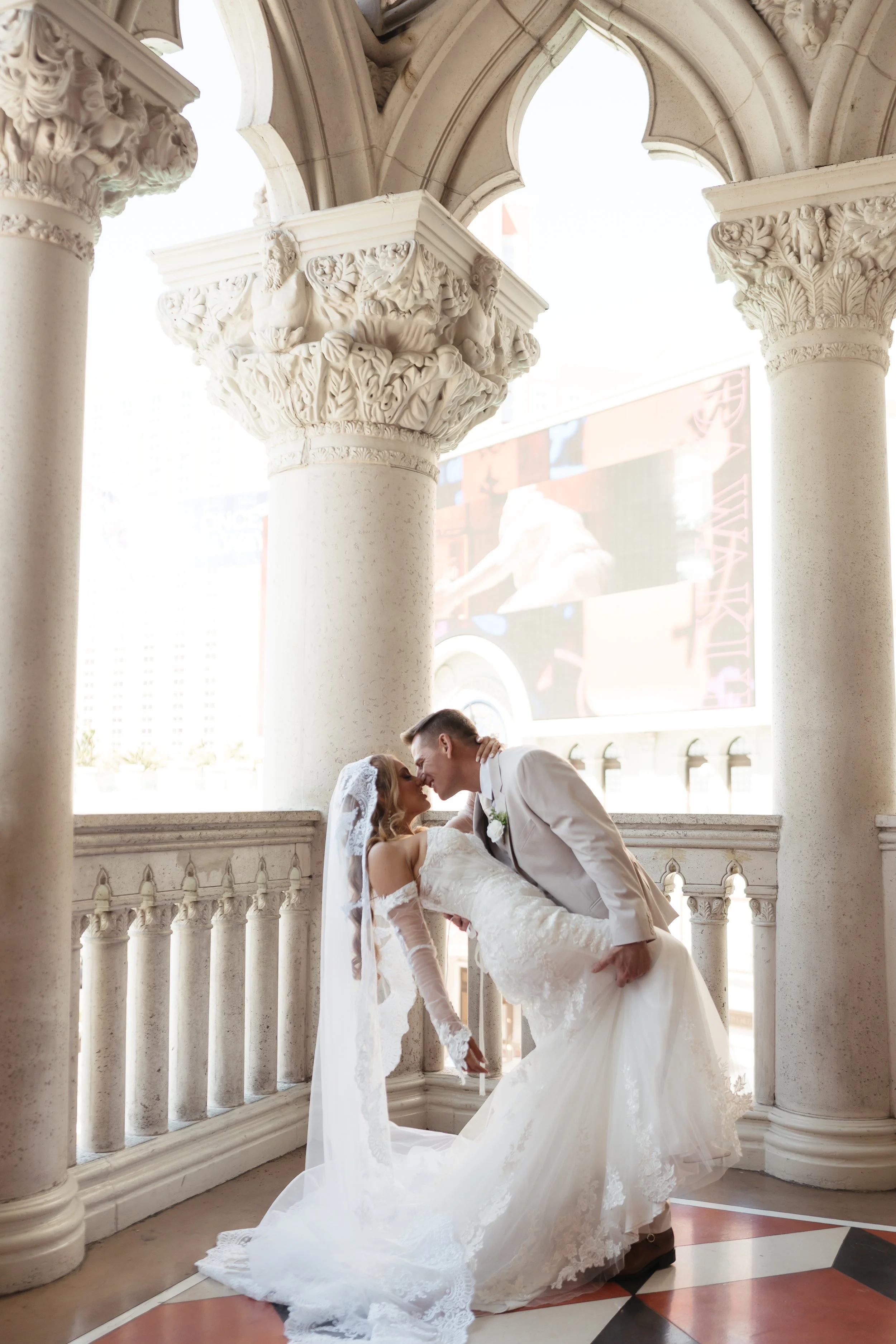 editorial-wedding-portraits-in-las-vegas-locations.jpg