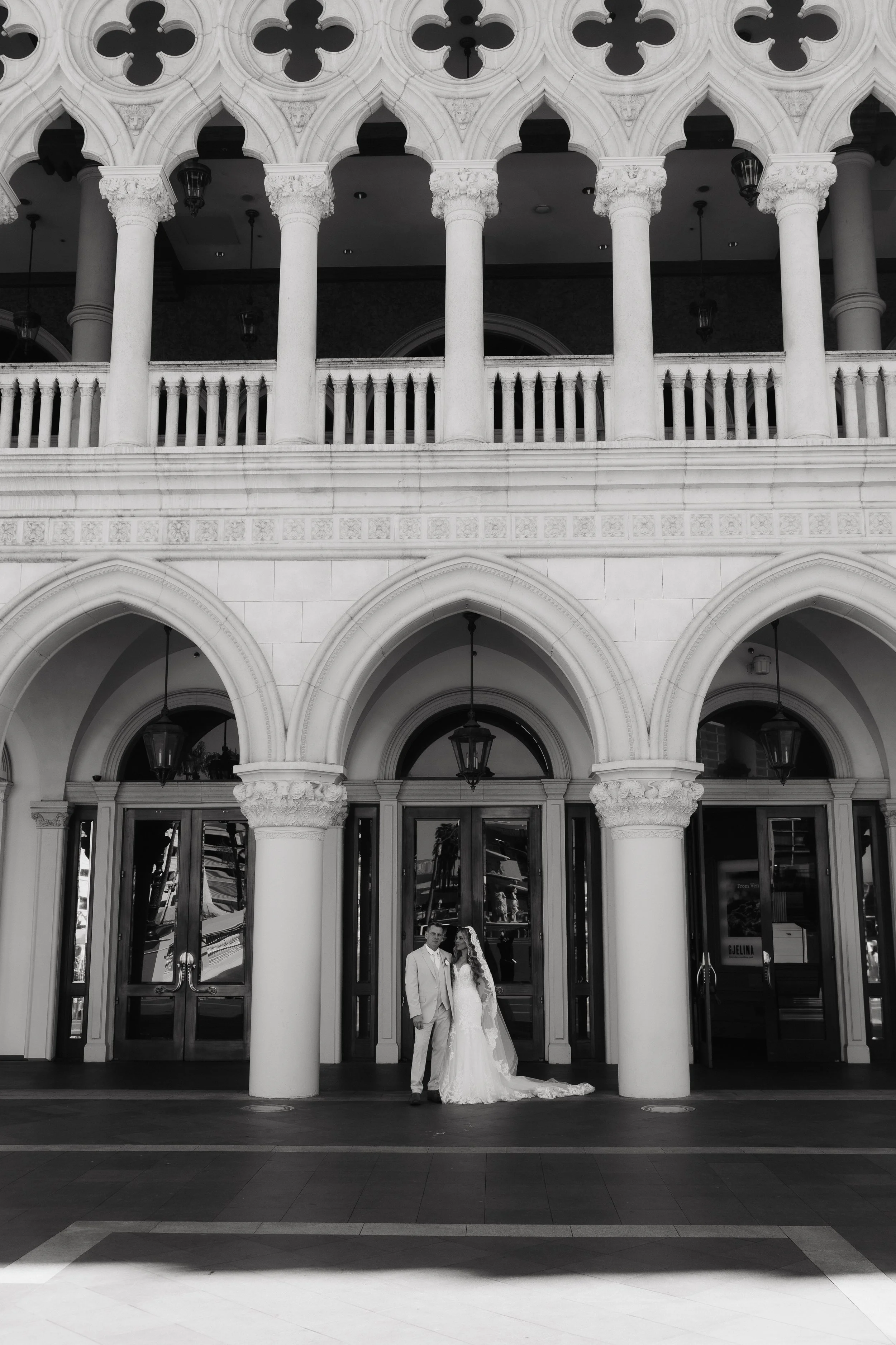 venetian-las-vegas-engagement-photos-architecture.jpg