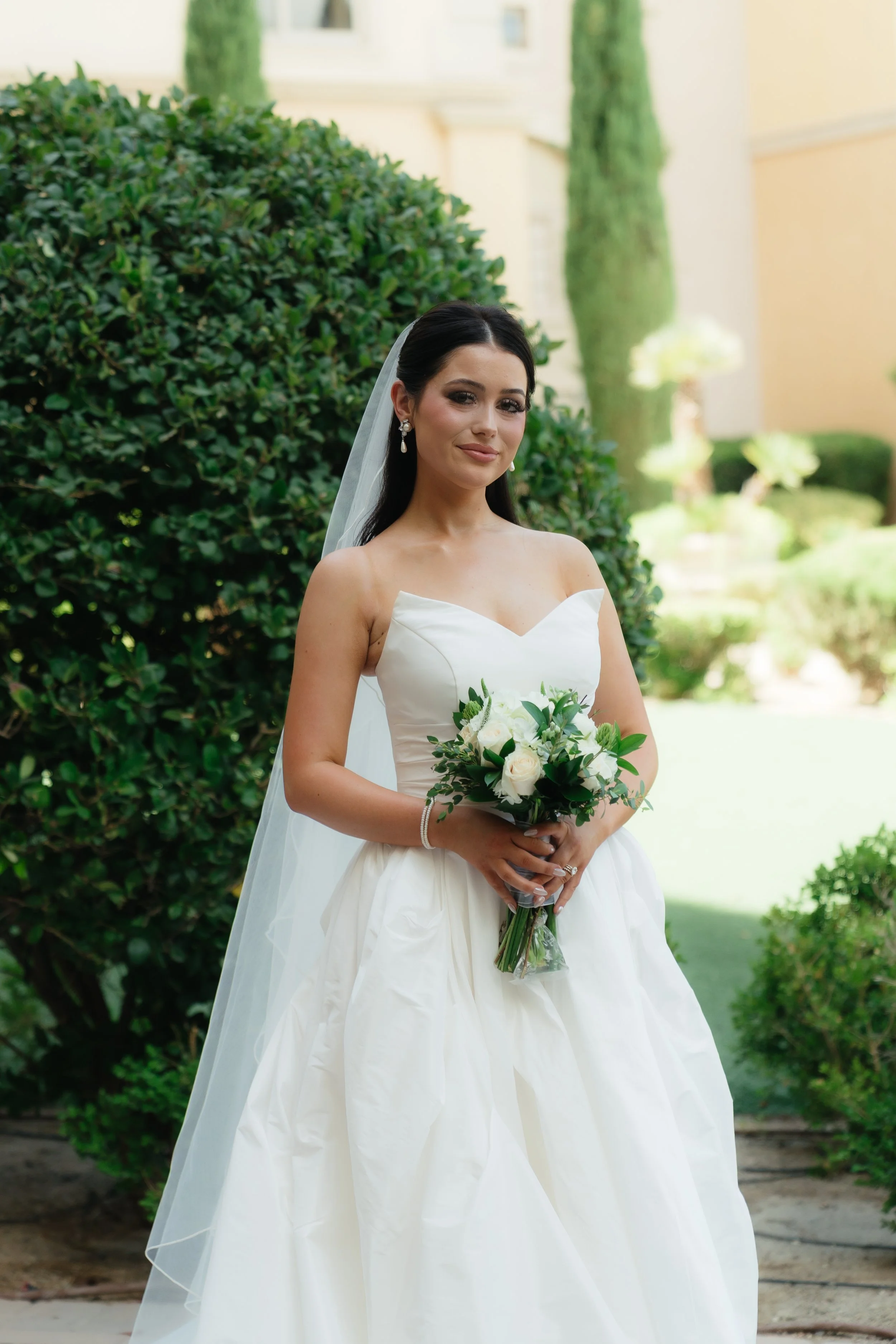 the-lakes-las-vegas-wedding-photographer-bride-solos.jpg