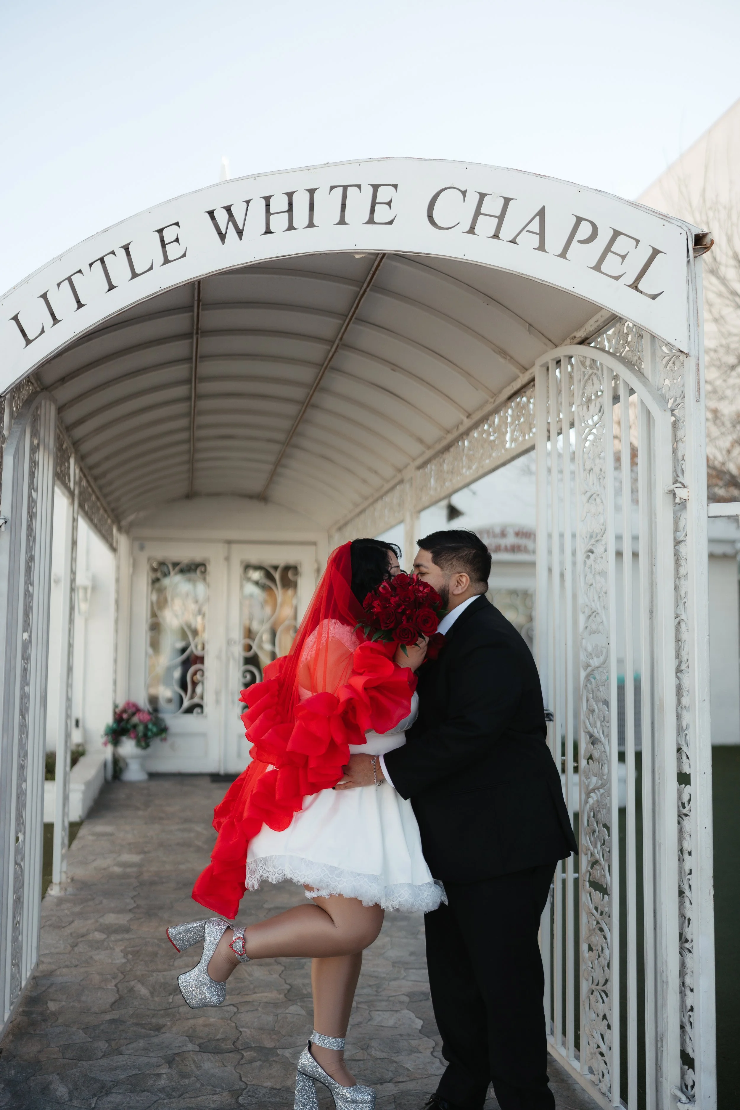 The Viral Red Veil Bride | how I helped her feel comfortable in front of the camera