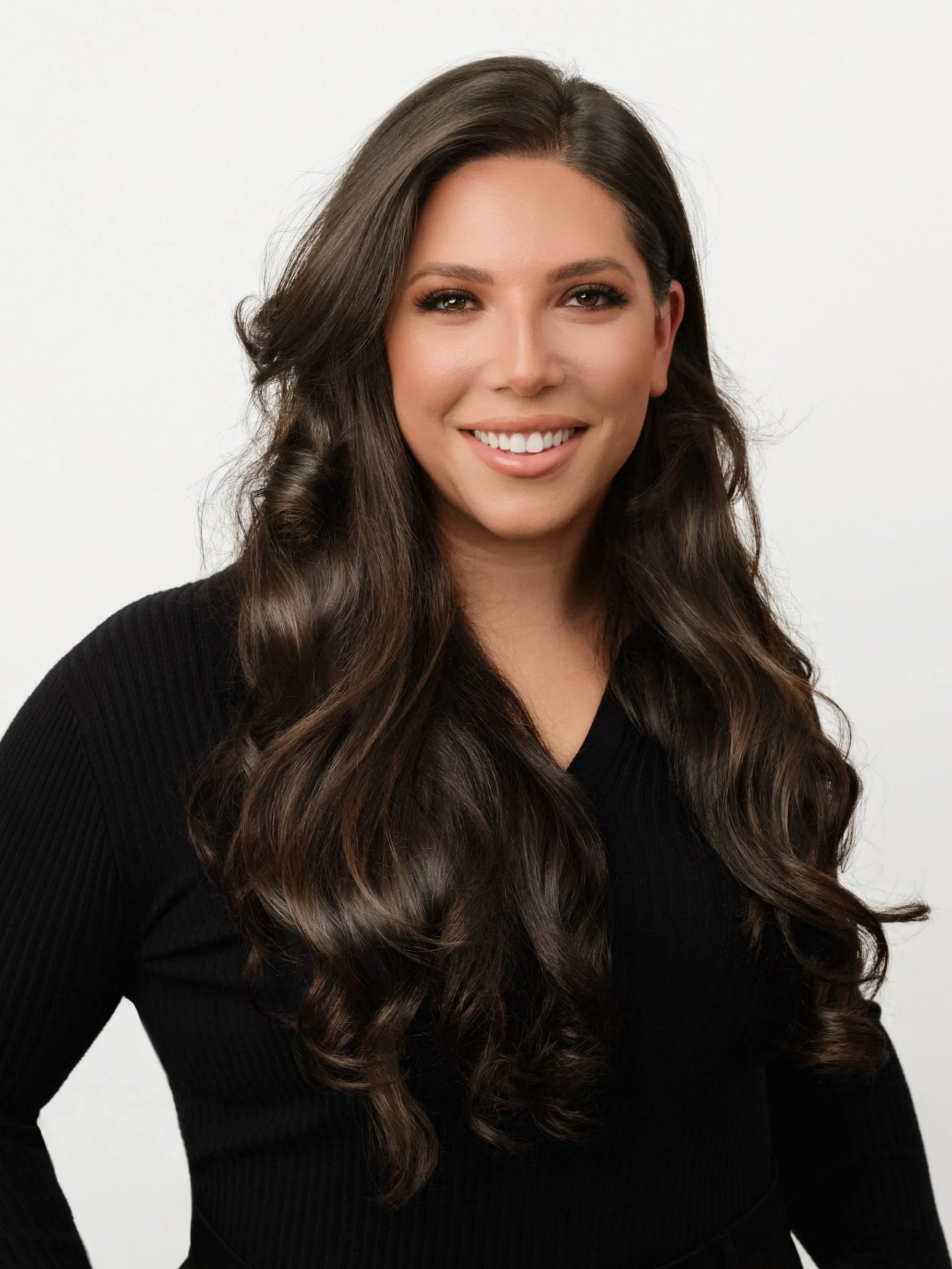 Paulina Pirichian, associate marriage and family therapist offering therapy in Southern California