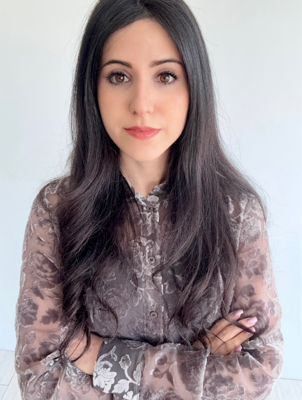 Monica Nahmou, associate therapist offering therapy in Southern California