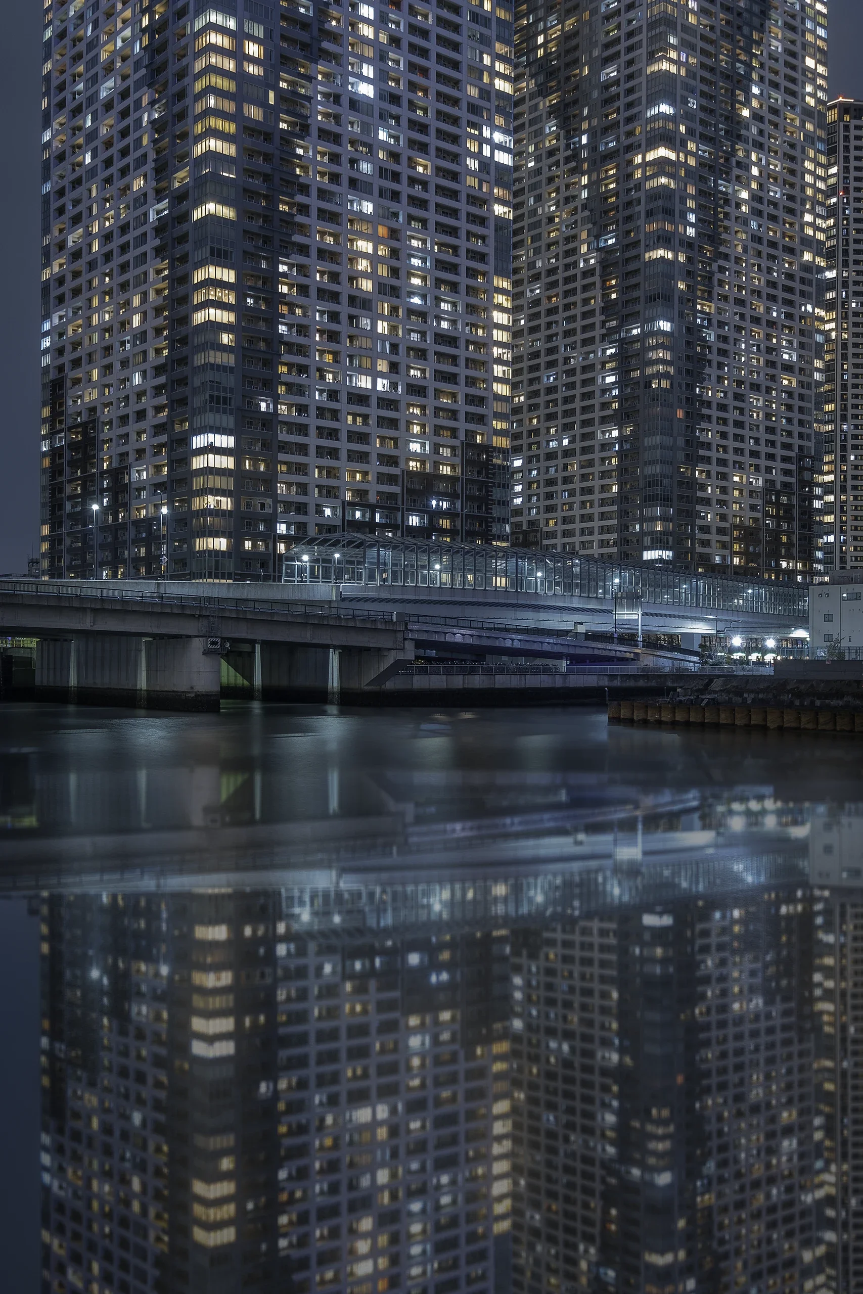 Japan Photographer Nicolas Wauters - Kachidoki Apartments.webp