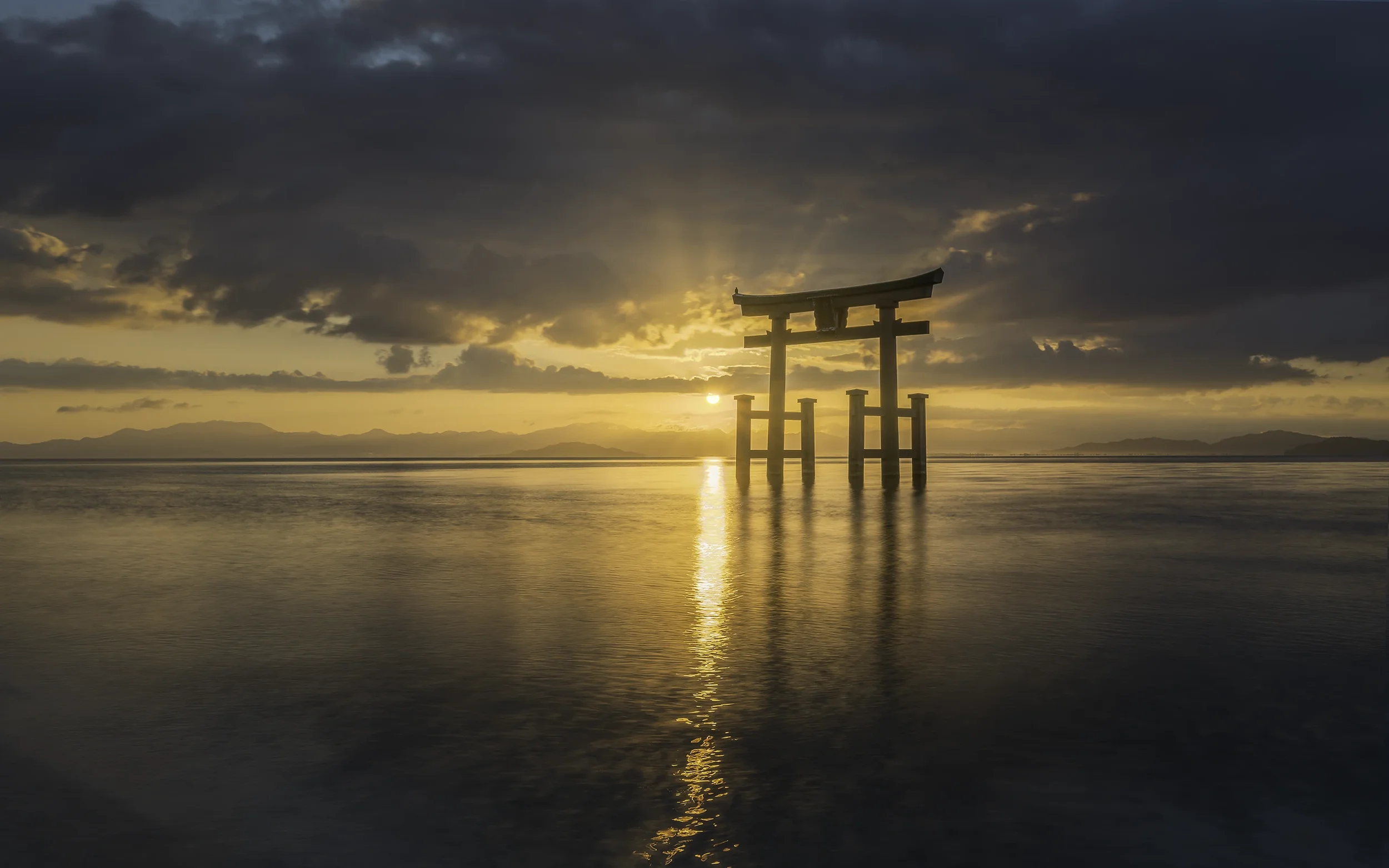 Japan Photographer Nicolas Wauters - Biwa Lake sunset.webp