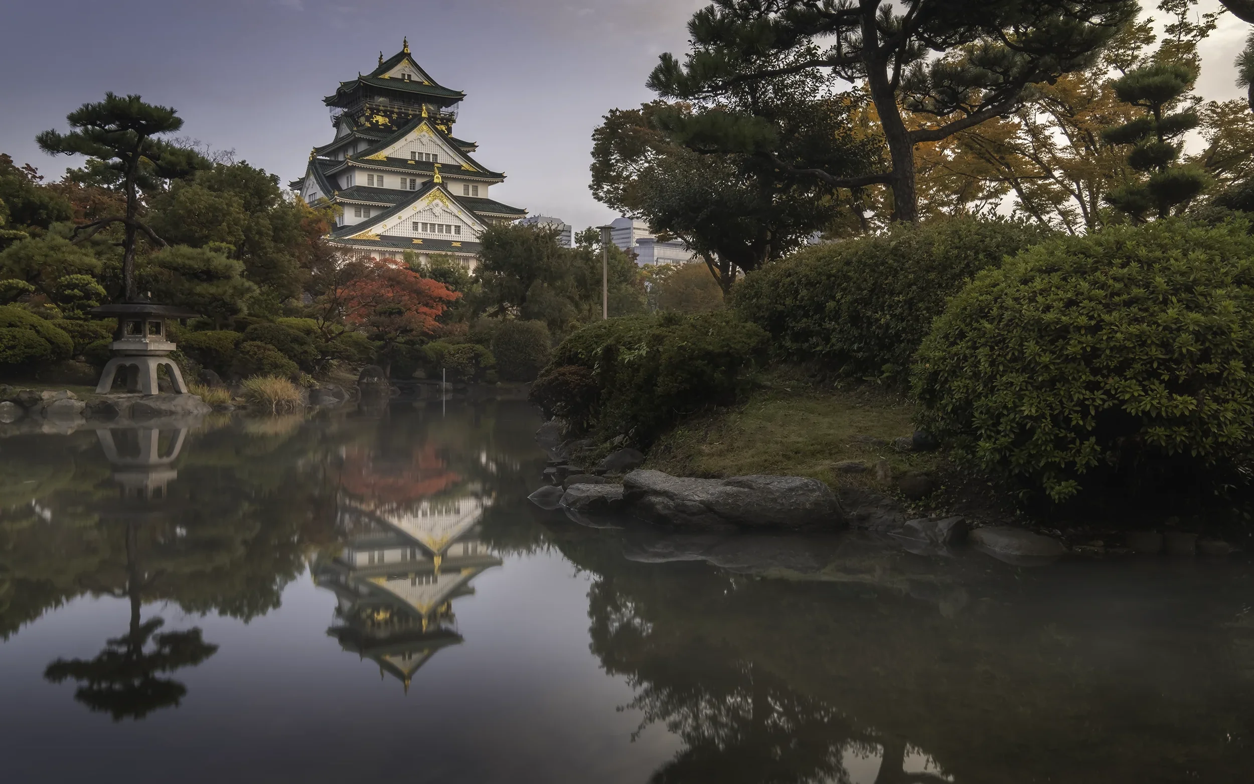 Japan Photographer Nicolas Wauters - Osaka Castle.webp