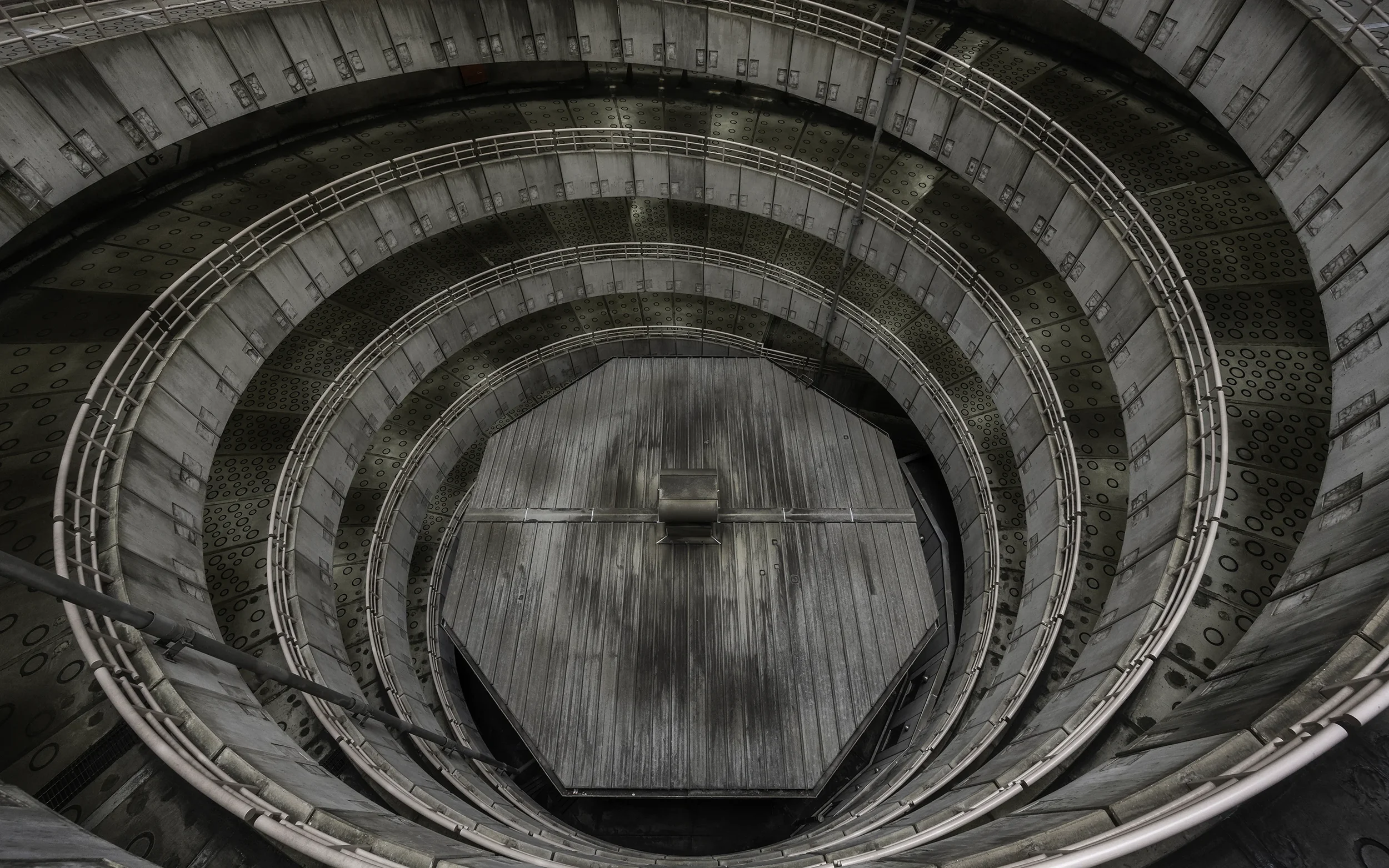 Nicolas Wauters Japan Photographer - Chiba Parking.webp