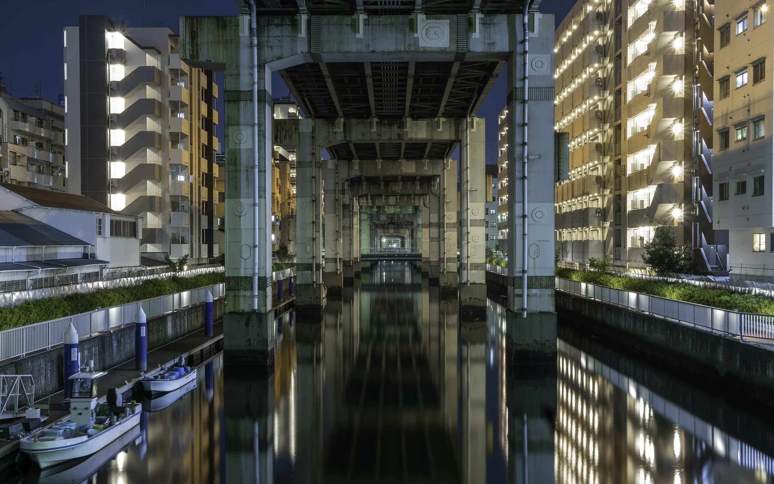 Nicolas Wauters Japan Photographer - Under the highway.webp