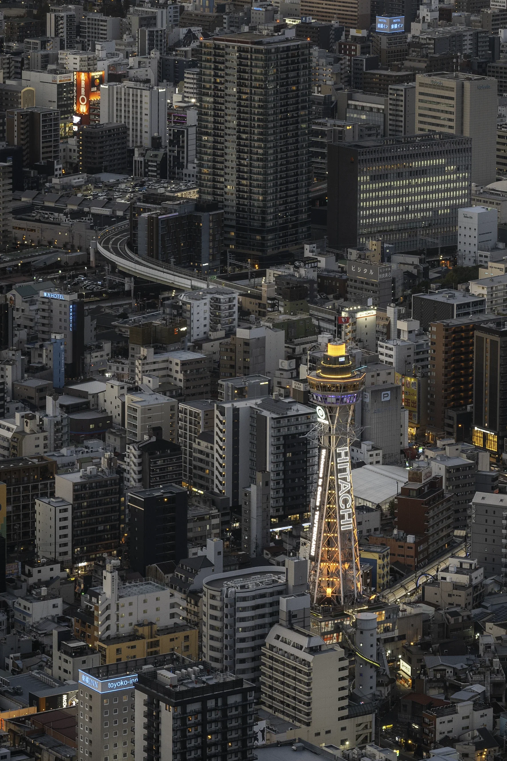 Japan Photographer Nicolas Wauters - Tsutentaku Tower Osaka.webp