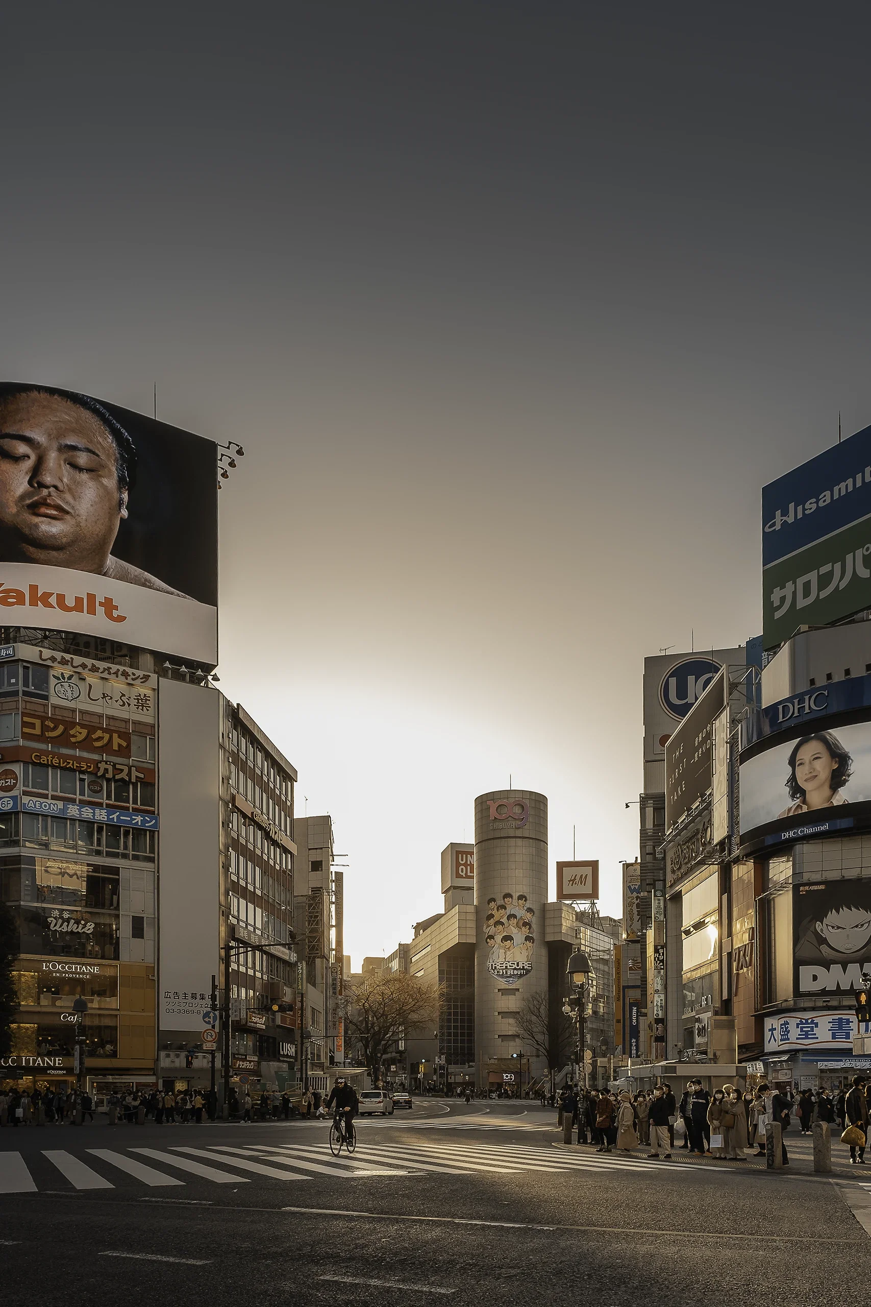 Sunset at Shibuya Crossing, Tokyo, Japan