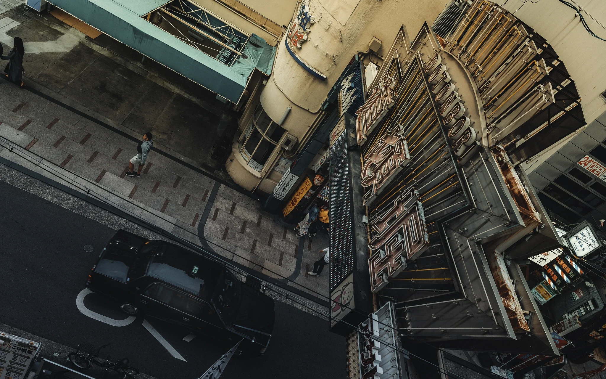 Nicolas Wauteres Japan Photographer - Dotonbori entrance.webp