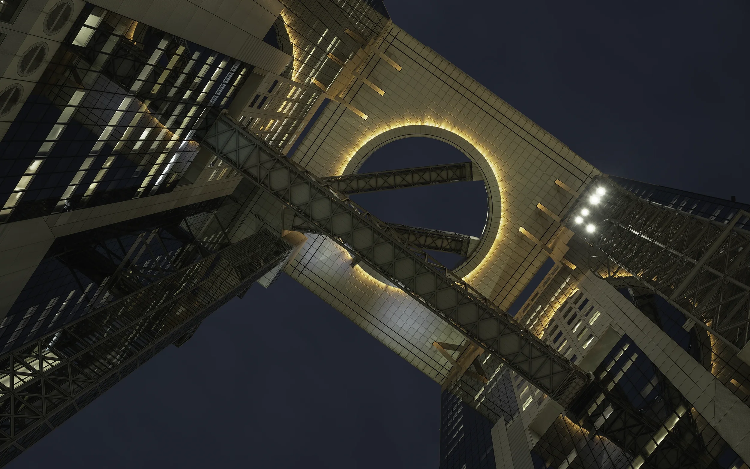 Japan Photographer Nicolas Wauters - Umeda Sky Building.webp