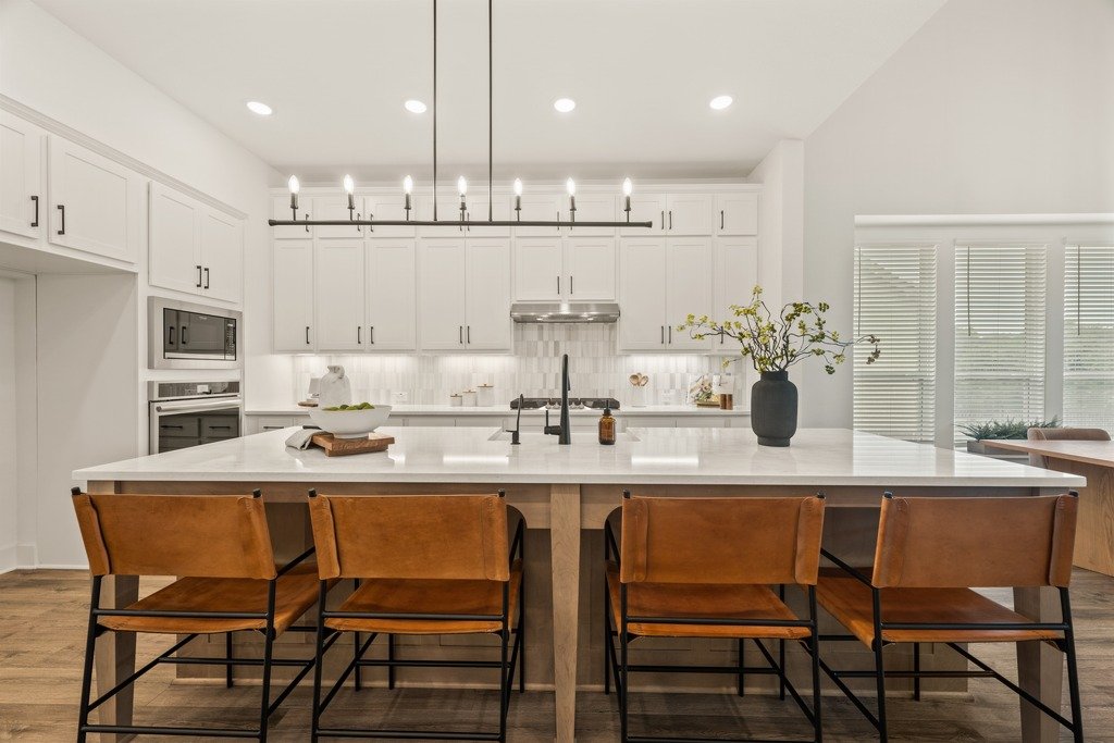 modern-kitchen-bar-seating.jpeg
