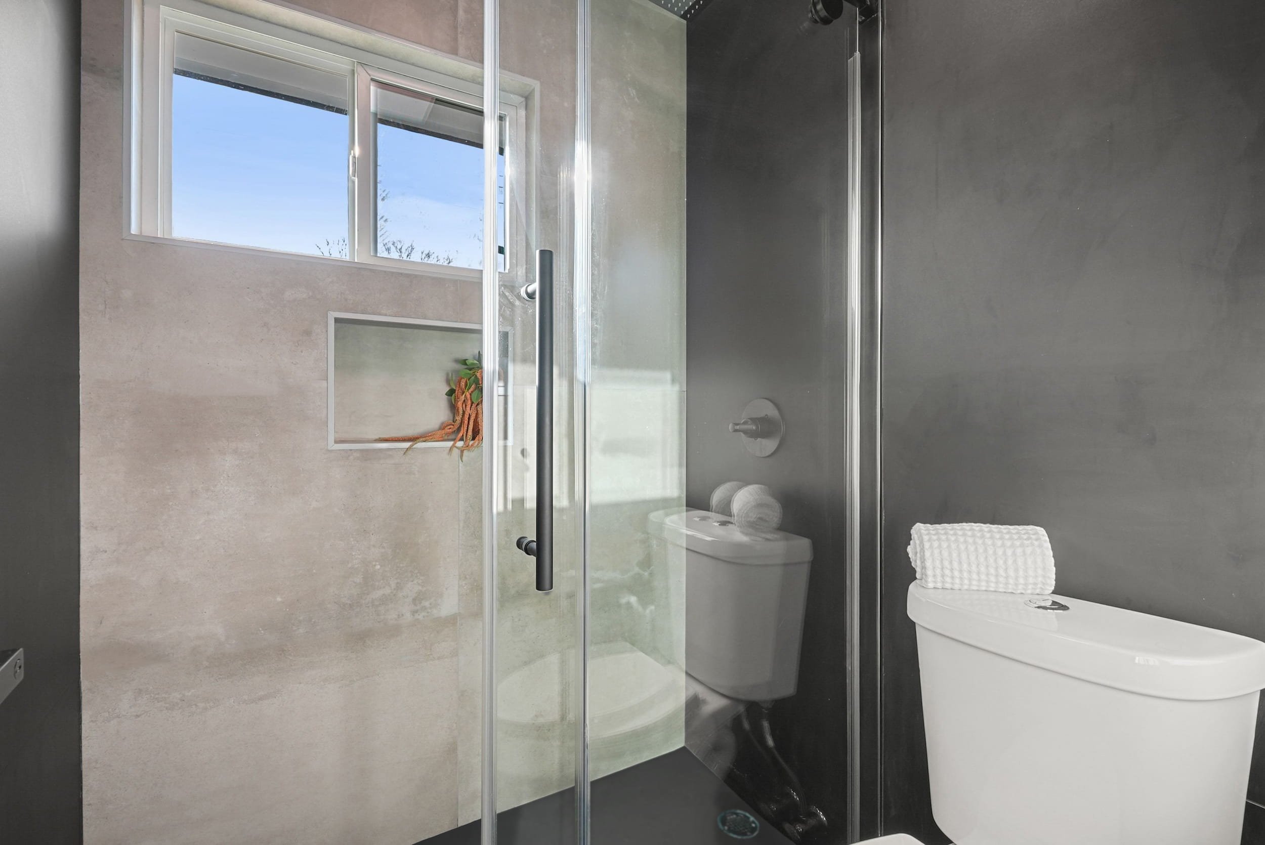 modern-bathroom-walk-in-shower-glass-door.jpg