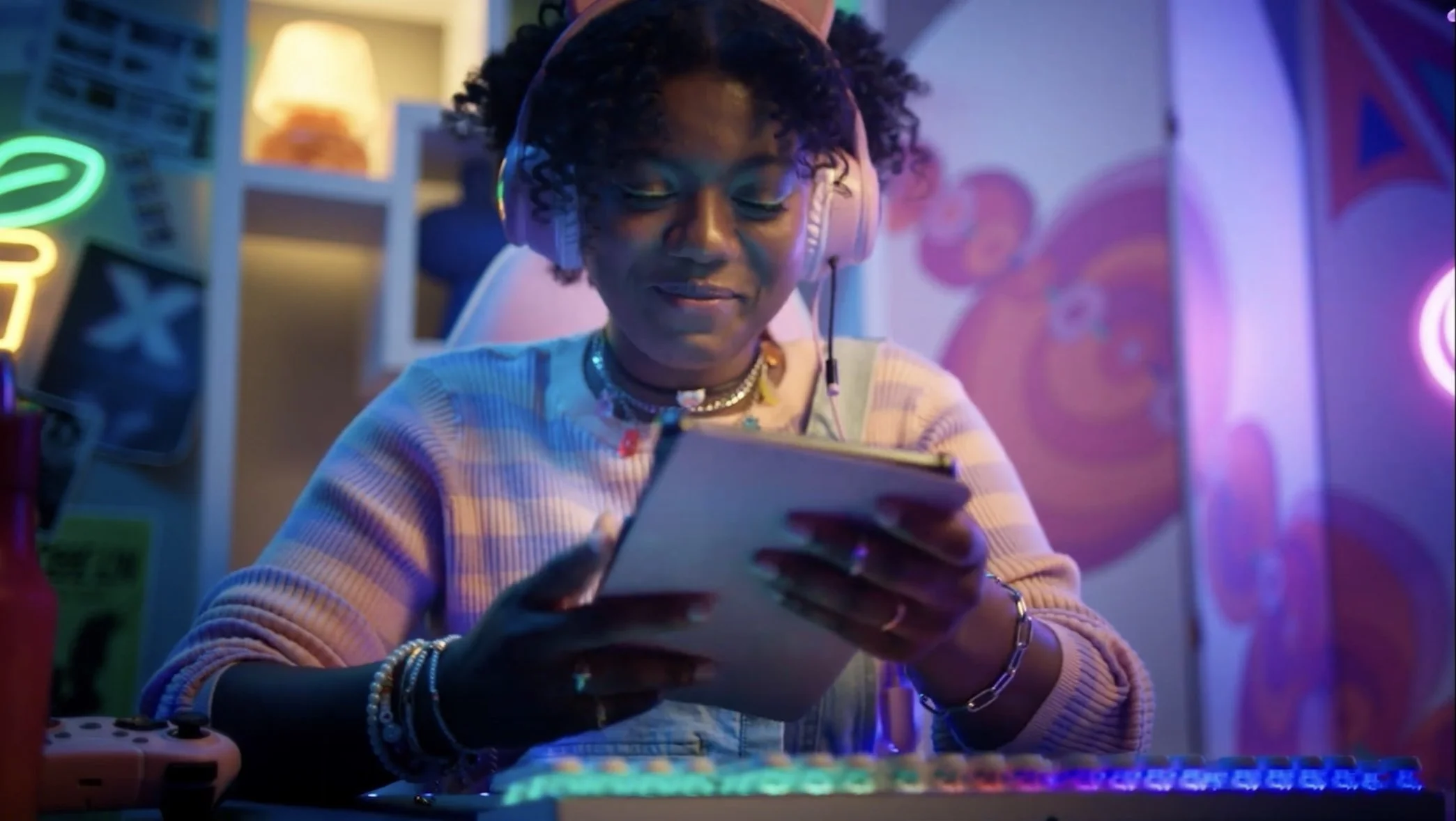 Wings Commercial Still