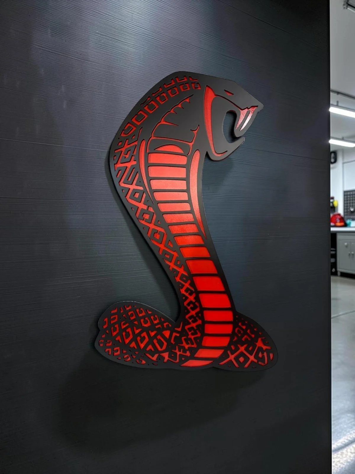 Classic Cobra Facing Right - Black_Red.jpg