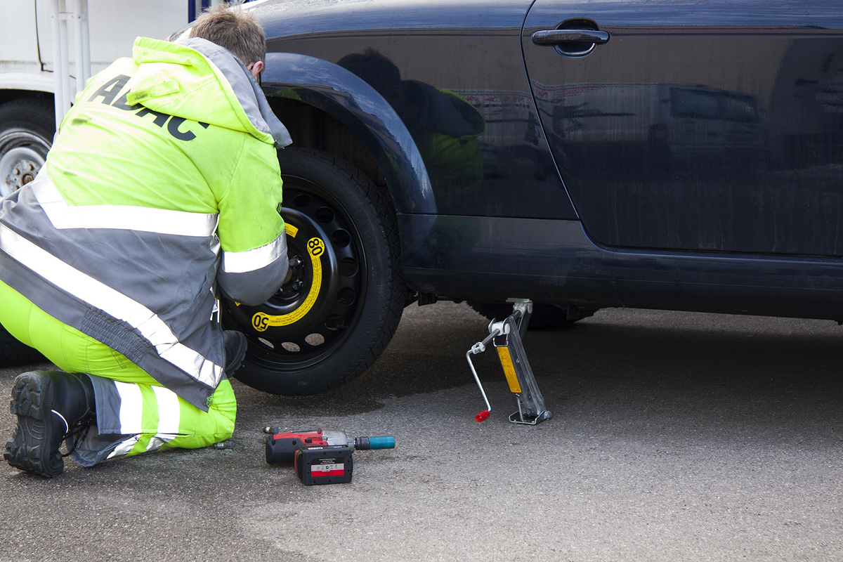 Can Roadside Assistance Help Without Towing Your Vehicle?