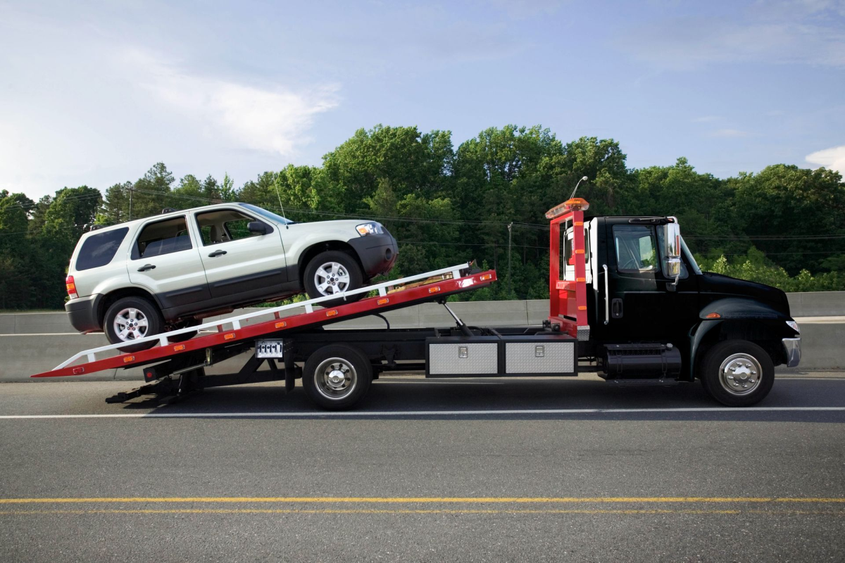What Happens During a Professional Towing Service?