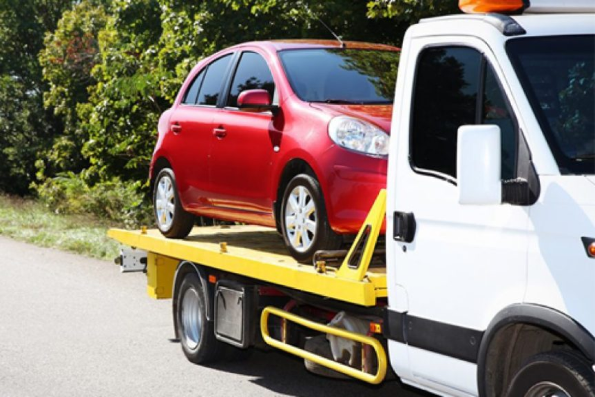 What Is Light-Duty Towing and Which Vehicles Does It Cover?