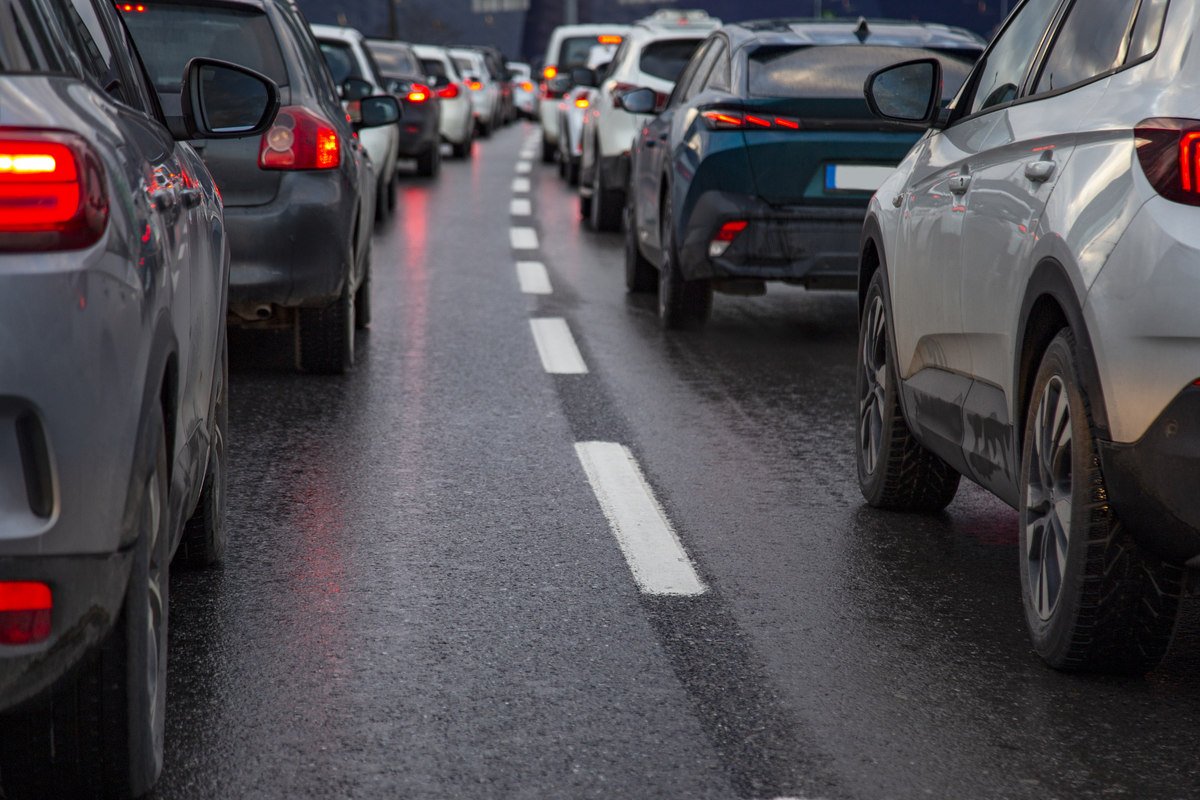 What Should You Do If Your Car Stops Working in Heavy Traffic?