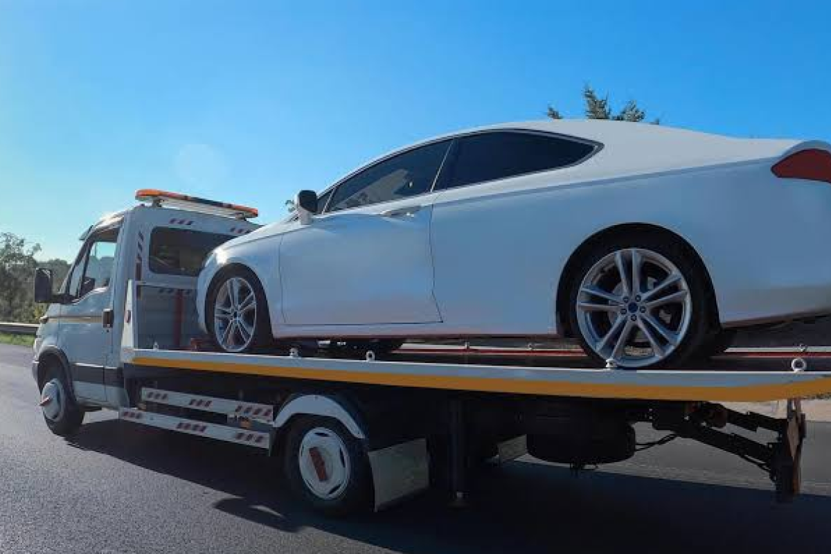 When Is Flatbed Towing a Better Choice for a Disabled Vehicle?