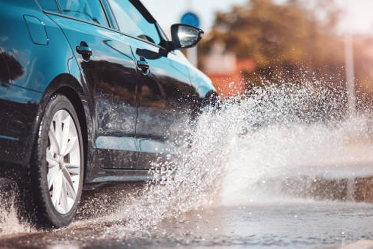 How Wet Road Conditions Impact Braking Distances and Breakdown Risks