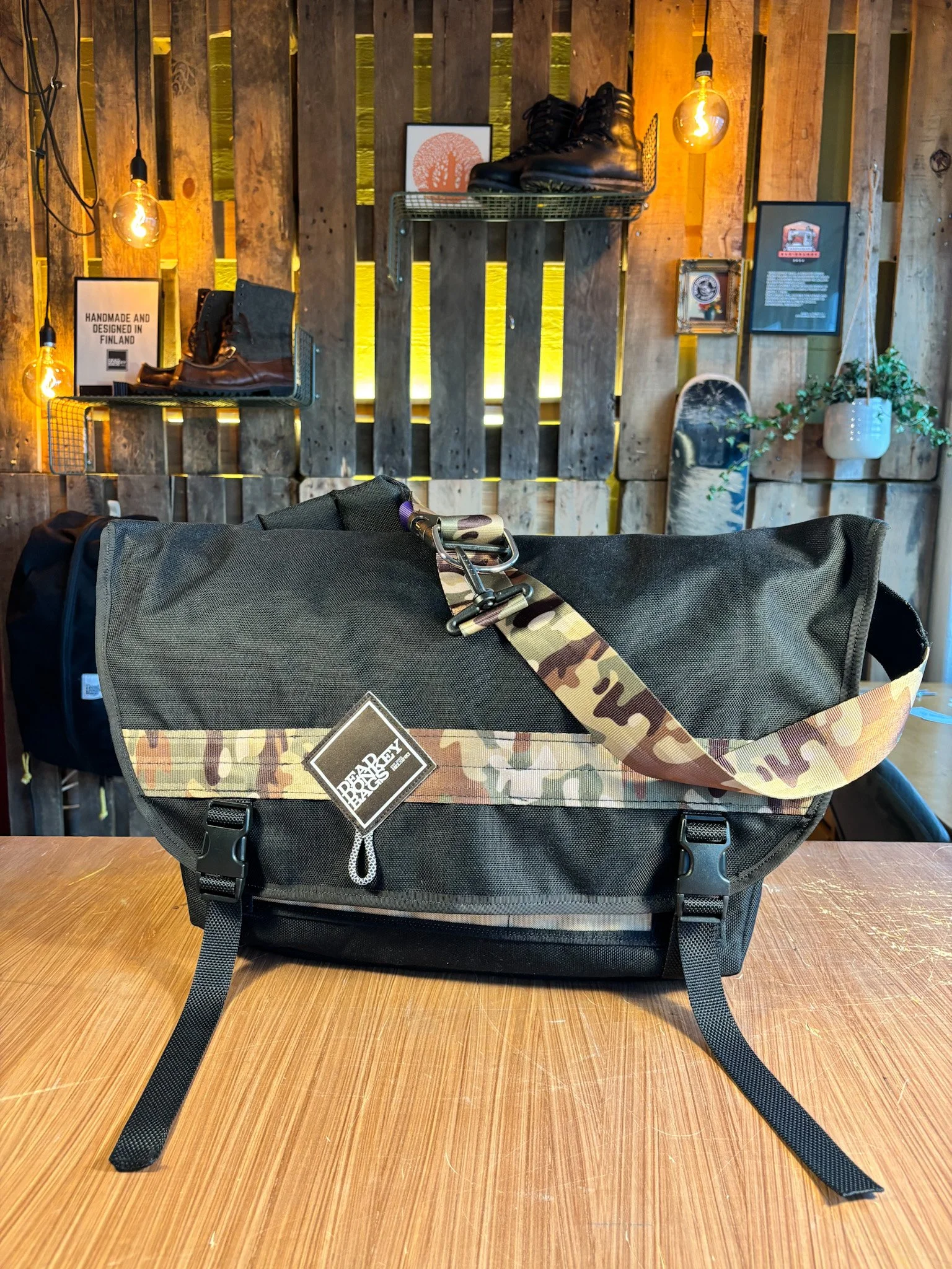 Freedom creeper messenger