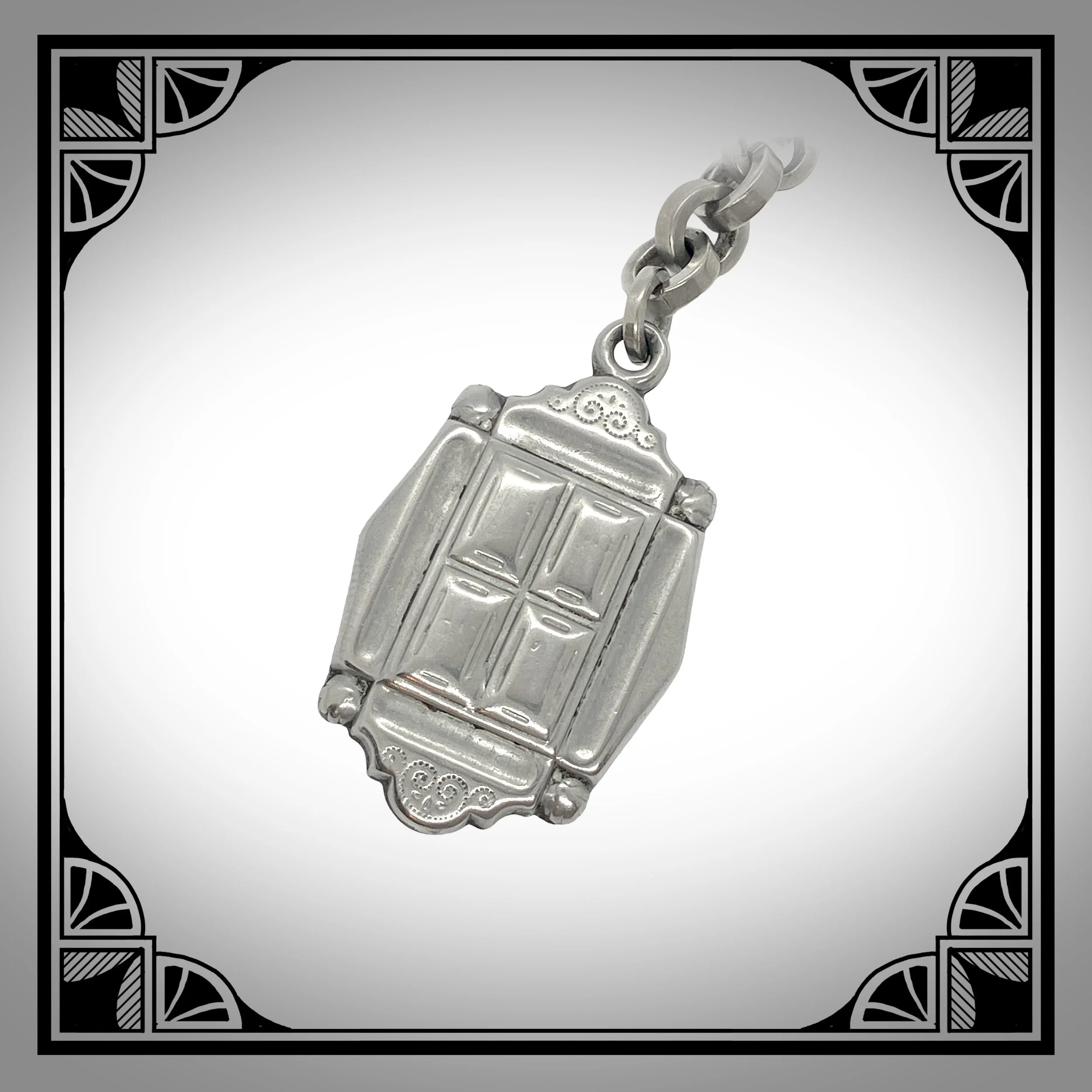1880s German Historicist Watch Chain with chased accents, set with red Agate stones 2.jpg