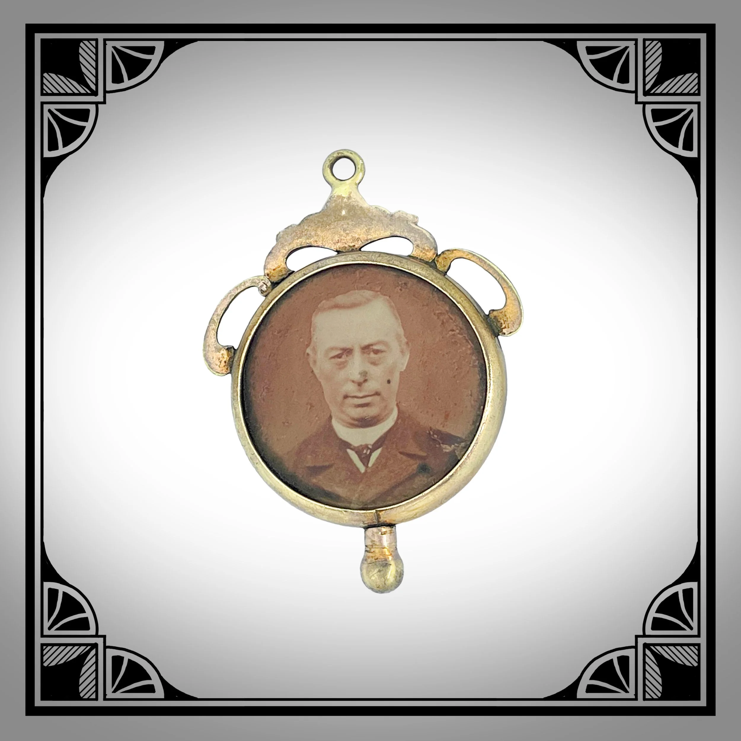 1900s German Gold-Plated Jugendstil Picture Pendant with Red Glass Stone 2.jpg