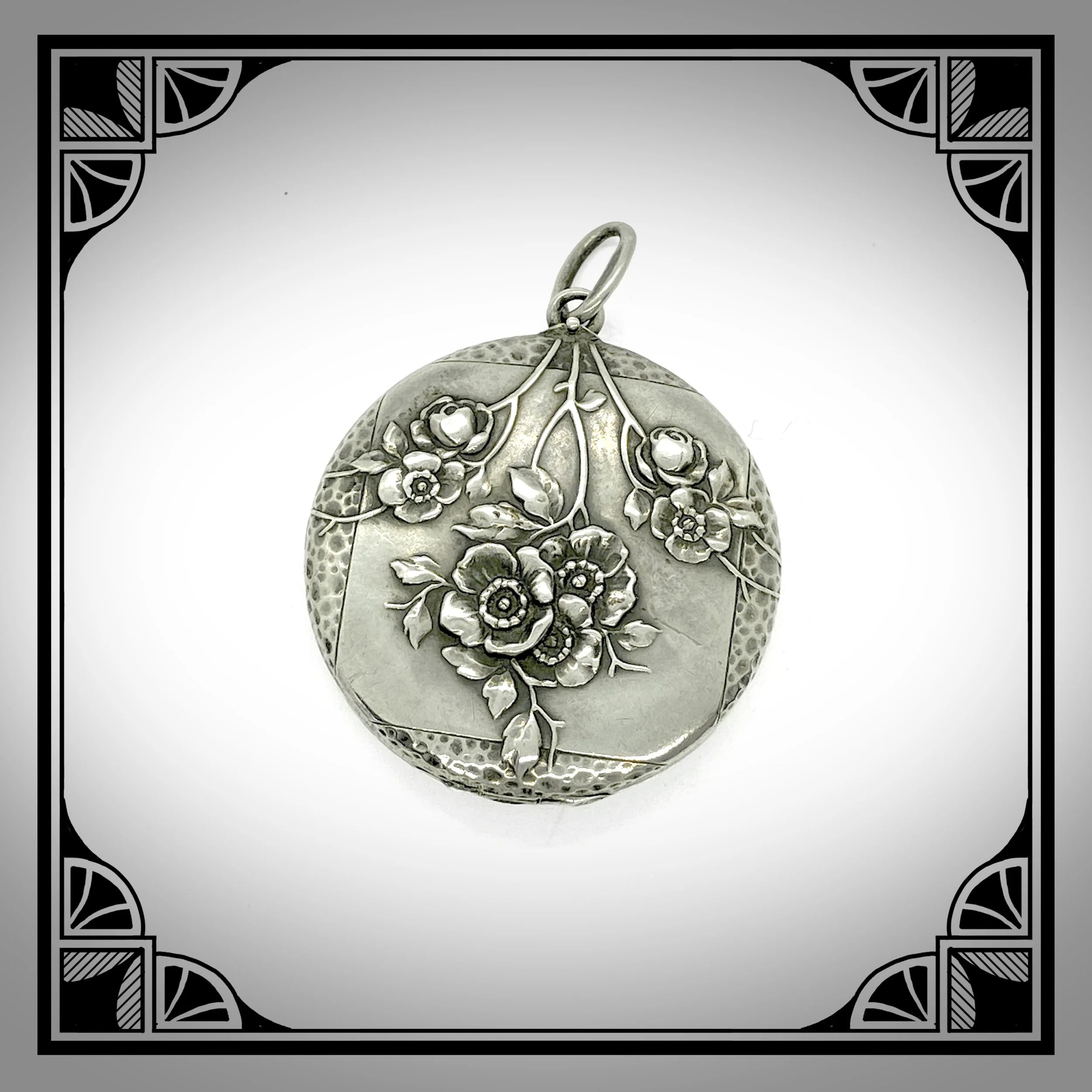 1900s German Silver Jugendstil locket with blooming flowers in relief