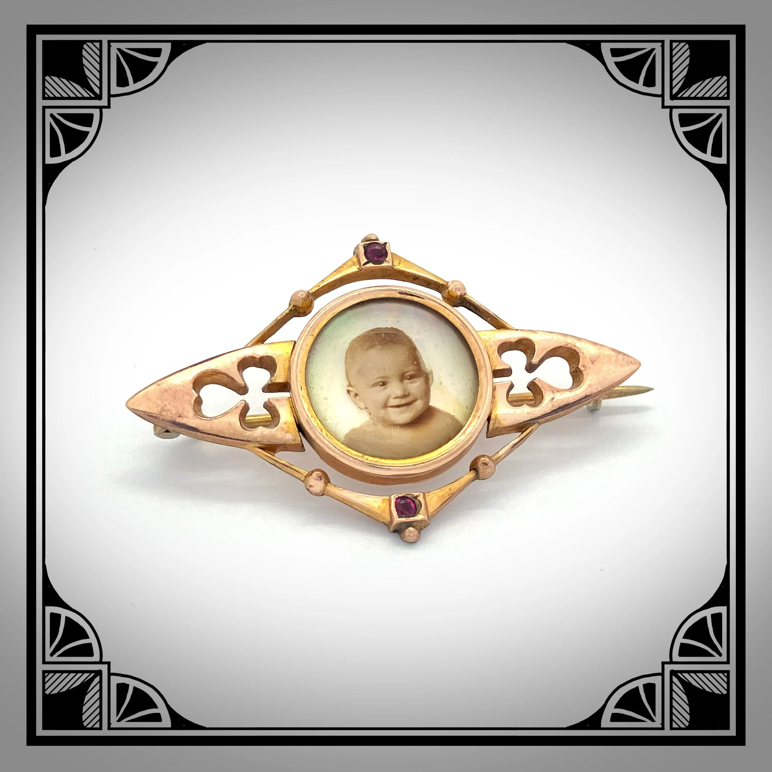 c.1910 Gold-Plated German Jugendstil Baby picture brooch