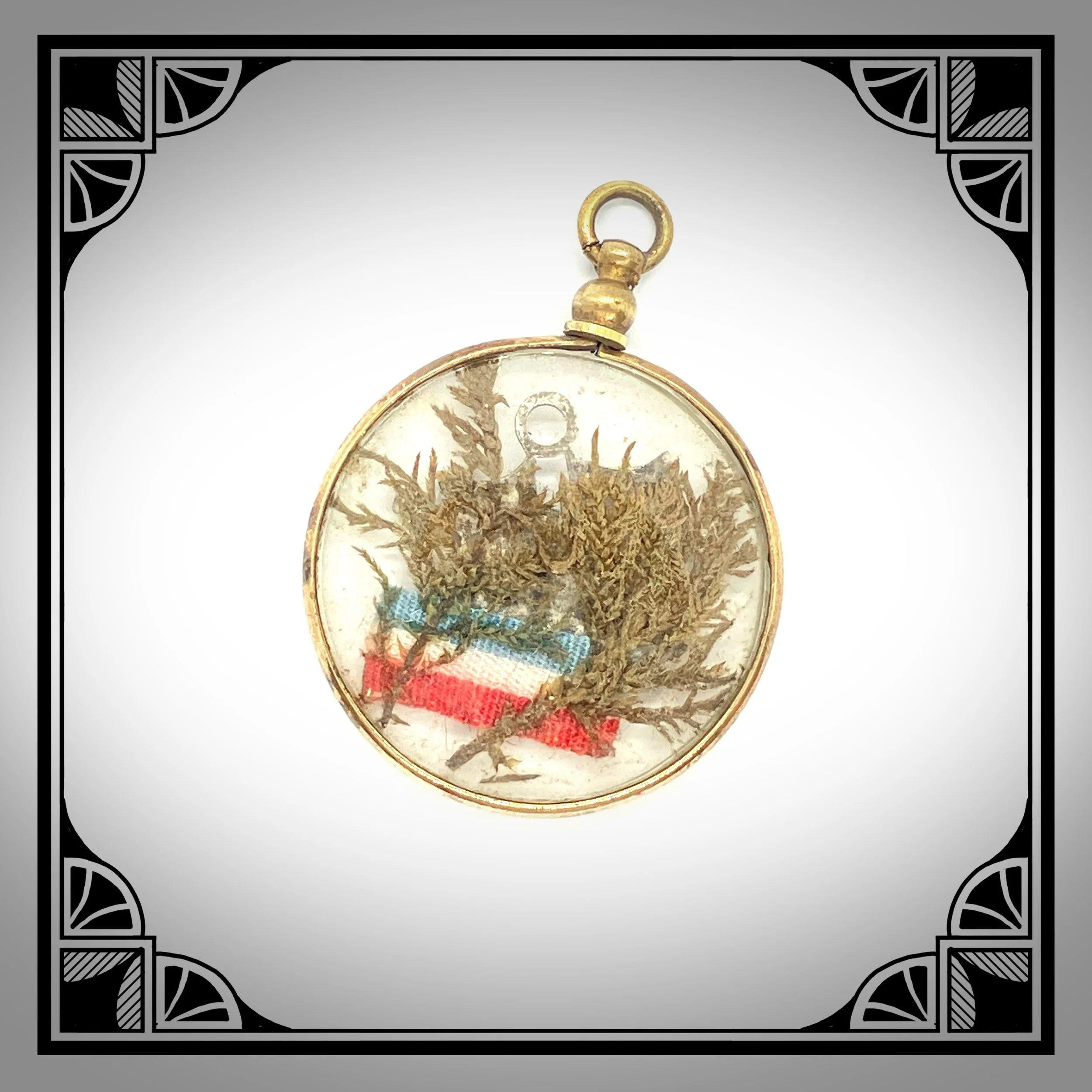 1914-1918 French ww1 Canon de 75 Patriotic Glass Pendant 2.jpg